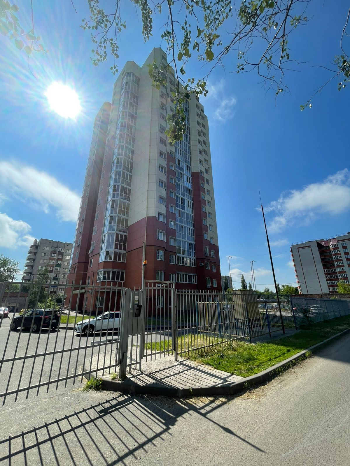 Купить 1-комнатную квартиру, 41 м² по адресу Курск, микрорайон Курского  завода тракторных запчастей, улица Дейнеки, 1Б, 7 этаж за 4 150 000 руб. в  Домклик — поиск, проверка, безопасная сделка с жильем в офисе Сбербанка.