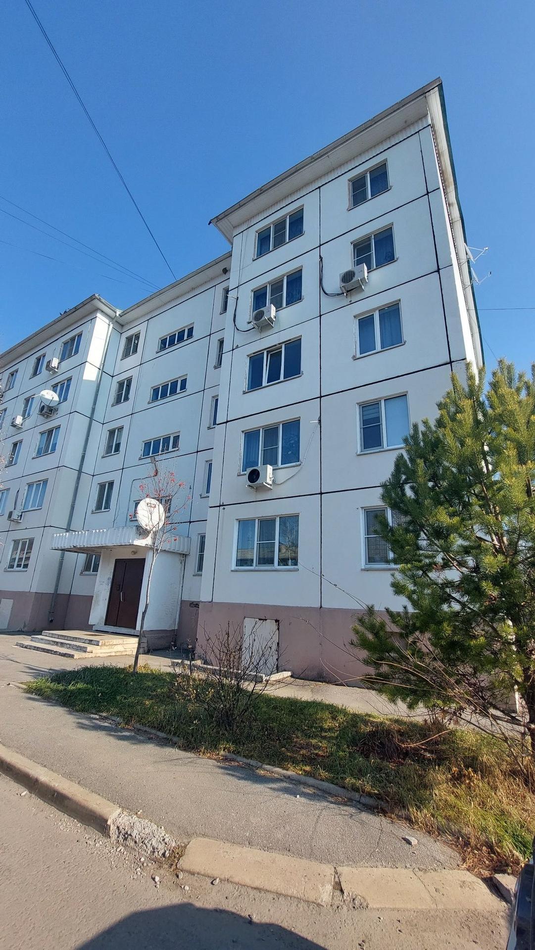 Купить 3-комнатную квартиру, 69.6 м² по адресу Хабаровский район, рабочий  посёлок Корфовский, улица Геологов, 17, 3 этаж за 3 800 000 руб. в Домклик  — поиск, проверка, безопасная сделка с жильем в офисе Сбербанка.