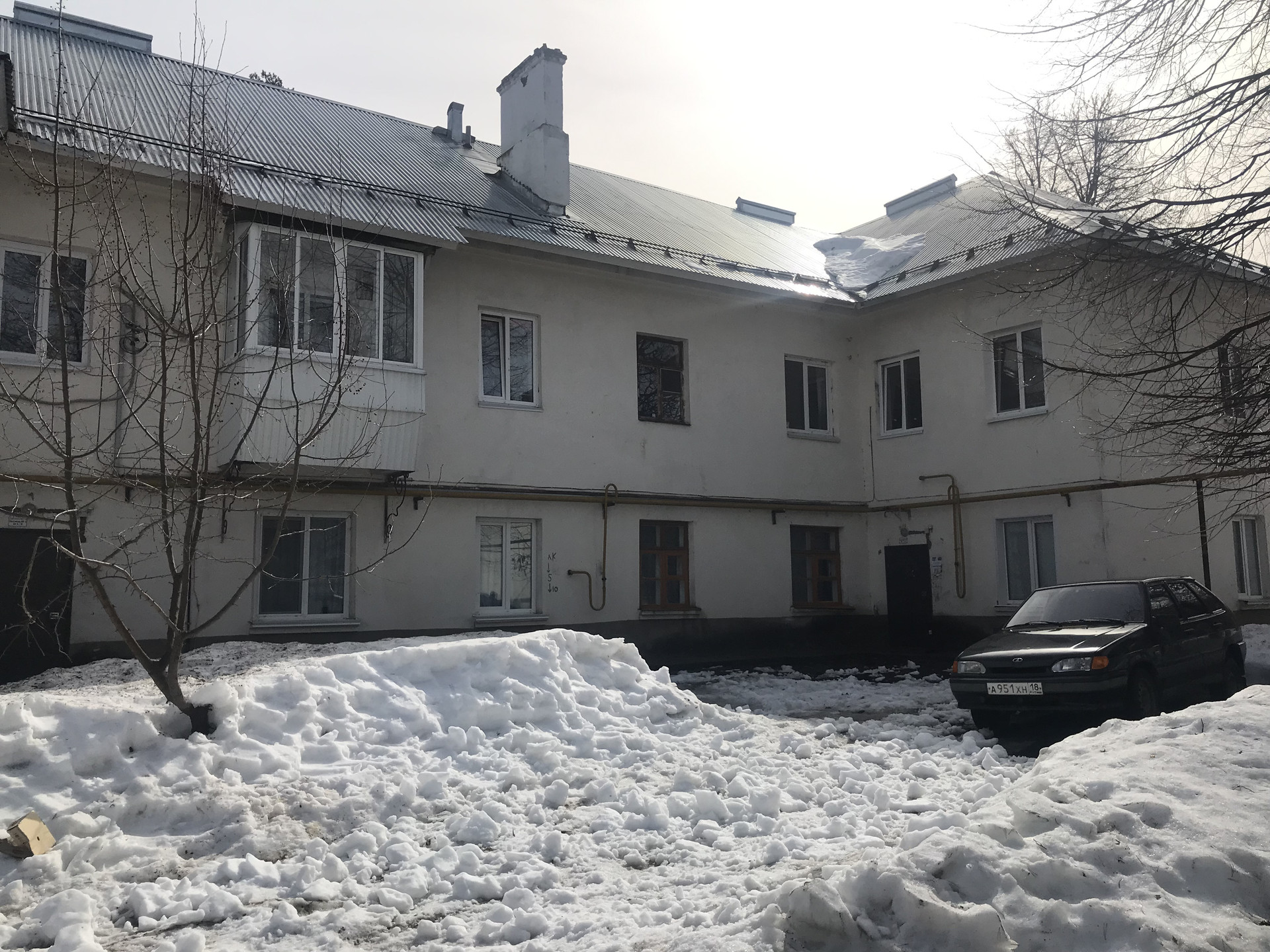 Купить 3-комнатную квартиру, 81 м² по адресу Удмуртская Республика, Сарапул,  Молодёжная улица, 6, 2 этаж за 2 900 000 руб. в Домклик — поиск, проверка,  безопасная сделка с жильем в офисе Сбербанка.