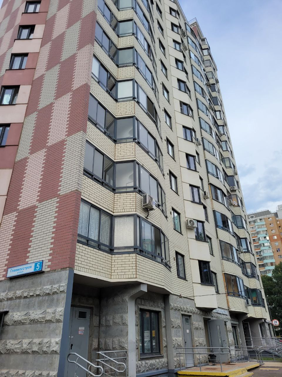 Купить 2-комнатную квартиру, 50.9 м² по адресу Москва, улица Главмосстроя,  5, 2 этаж, метро Солнцево за 13 500 000 руб. в Домклик — поиск, проверка,  безопасная сделка с жильем в офисе Сбербанка.