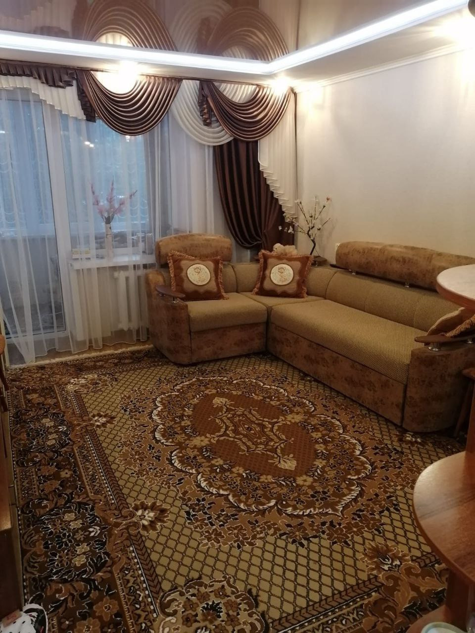 Красный пахарь омск. Красный пахарь змейская 1. Квартира красный пахарь. Квартира красный пахарь. Омск улица красный пахарь.