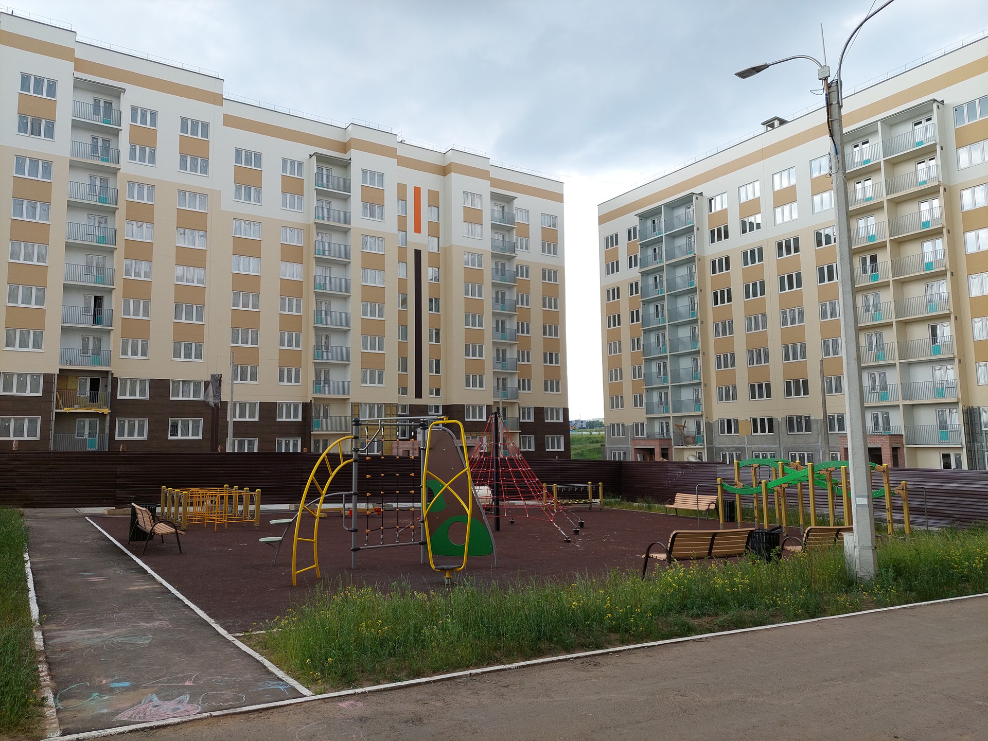 Купить 1-комнатную квартиру, 49.4 м² по адресу Чувашская Республика,  Чебоксары, Солнечный бульвар, 40, 4 этаж за 3 800 000 руб. в Домклик —  поиск, проверка, безопасная сделка с жильем в офисе Сбербанка.