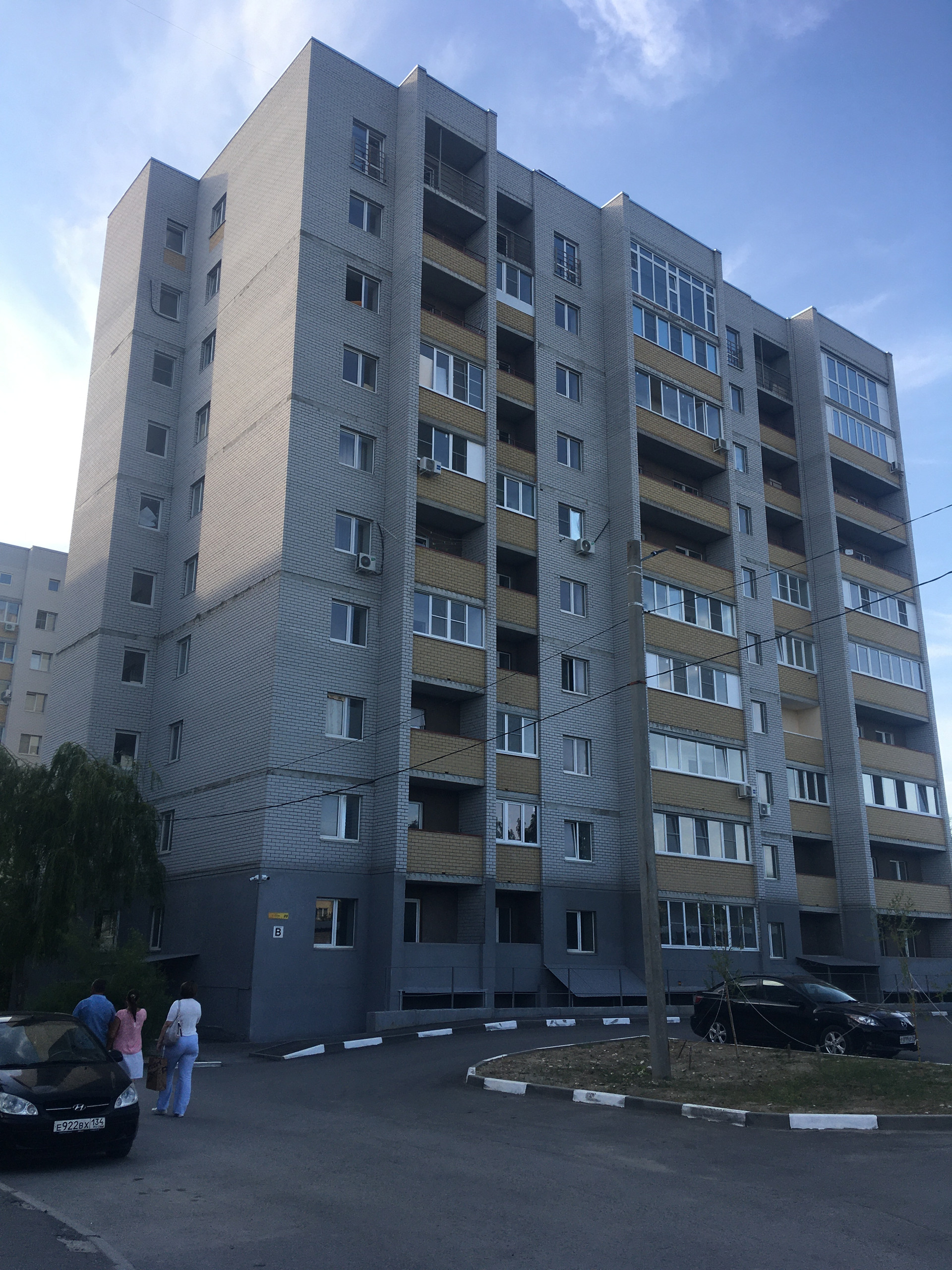 Купить 2-комнатную квартиру, 70 м² по адресу Волгоград, улица Рыкачева, 20,  1 этаж за 2 940 000 руб. в Домклик — поиск, проверка, безопасная сделка с  жильем в офисе Сбербанка.