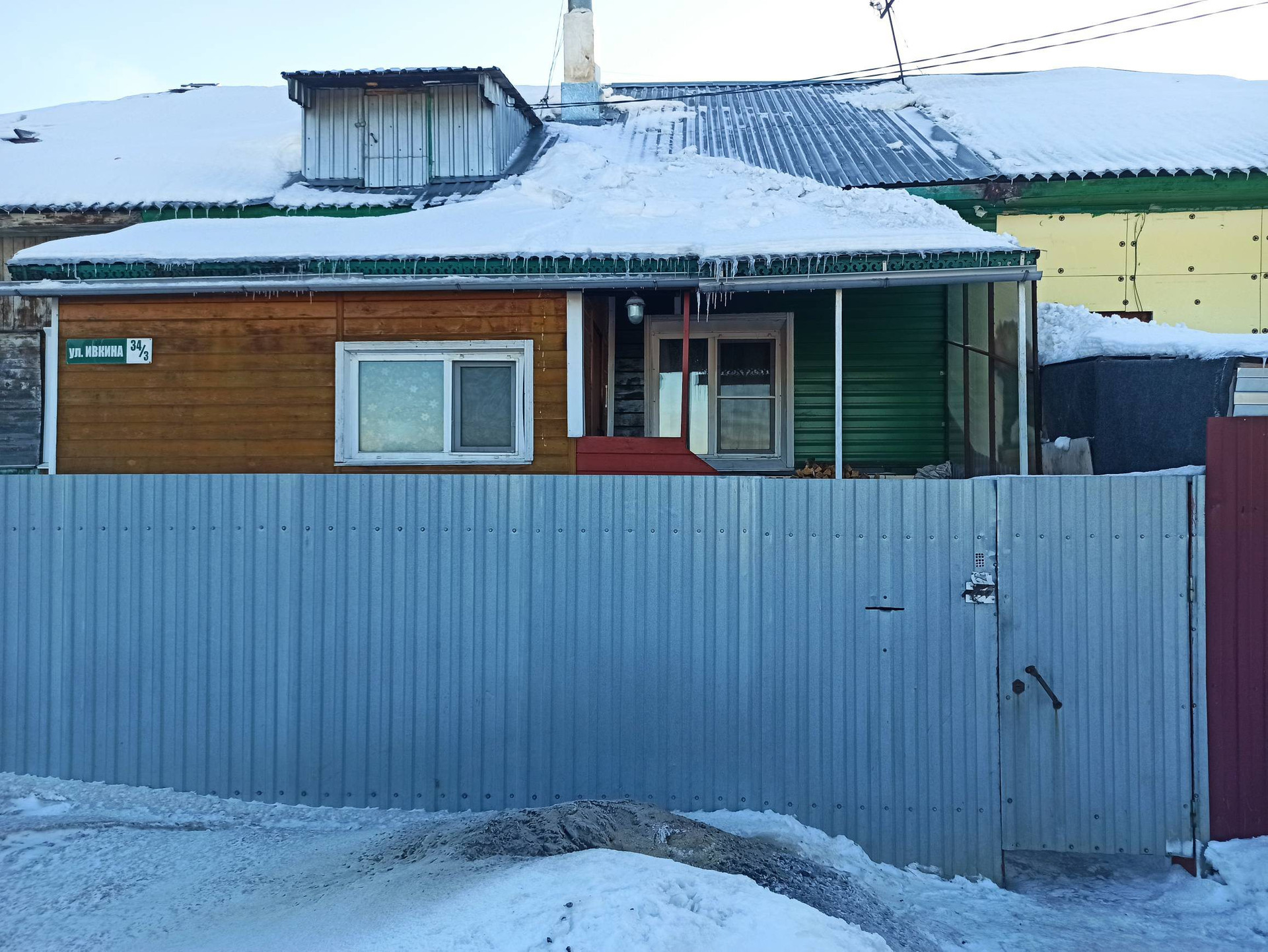 Купить часть дома по адресу Алтайский край, городской округ Барнаул,  станция Ползуново, улица Ивкина, 34 за 2 600 000 руб. в Домклик — поиск,  проверка, безопасная сделка с жильем в офисе Сбербанка.