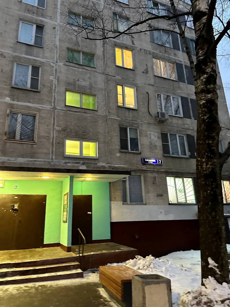 Купить студию, 10 м² по адресу Москва, улица Плещеева, 7, 1 этаж, метро