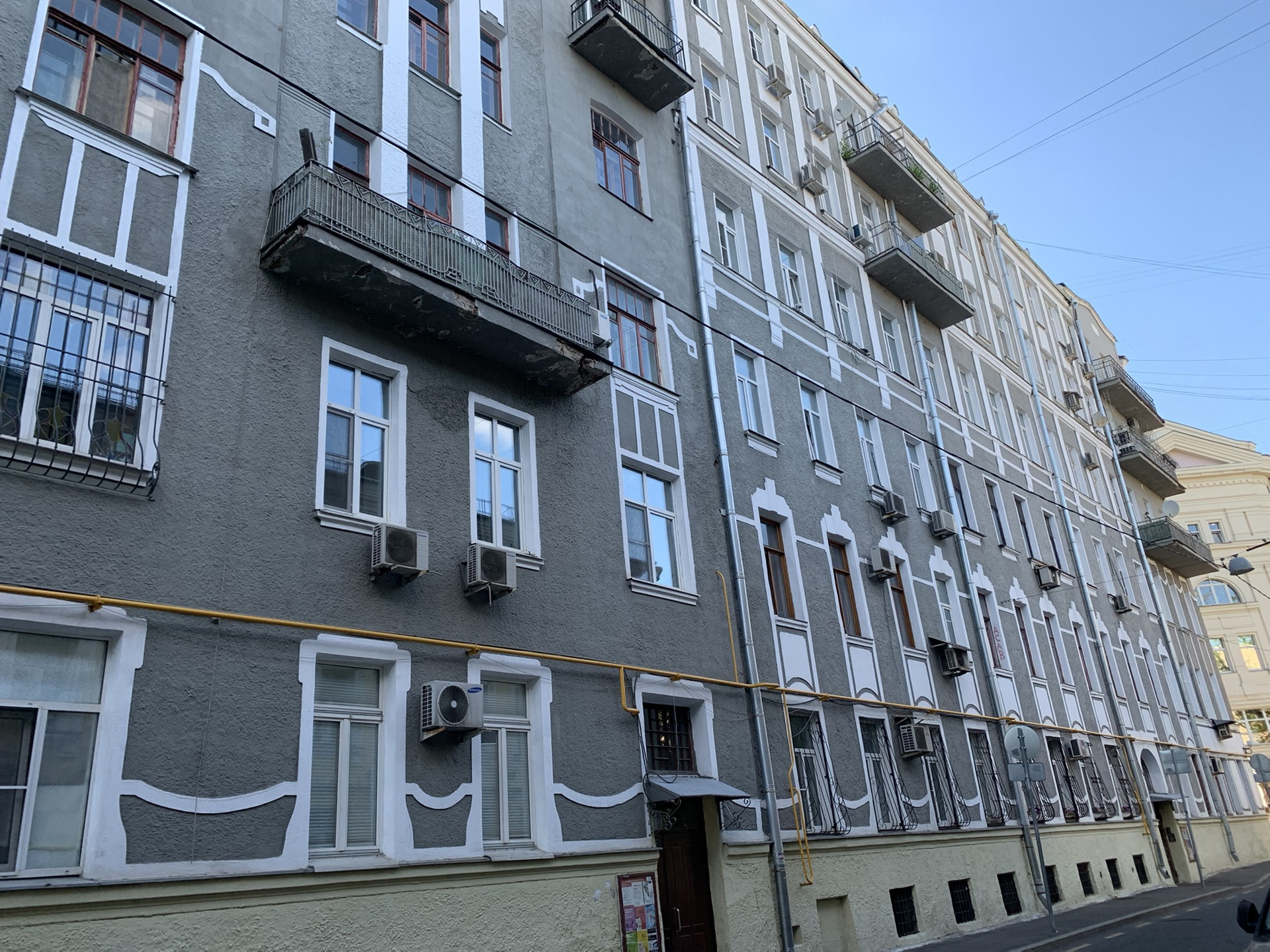 Купить 3-комнатную квартиру, 77.6 м² по адресу Москва, Милютинский переулок,  11, 4 этаж, метро Сретенский бульвар за 38 000 000 руб. в Домклик — поиск,  проверка, безопасная сделка с жильем в офисе Сбербанка.