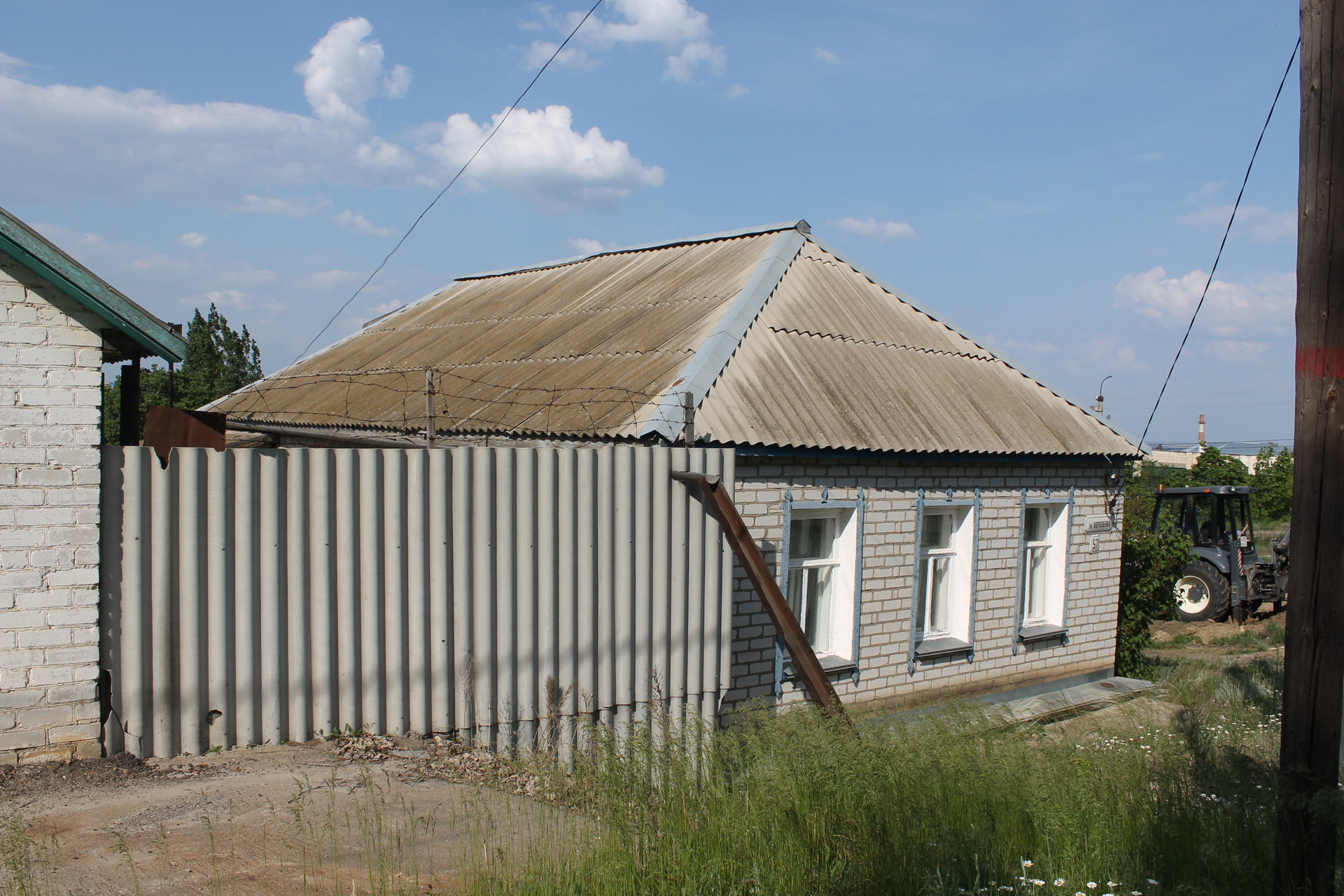 Купить дом, 98.4 м² по адресу Волгоградская область, Камышин, улица  Короленко, 57 за 4 200 000 руб. в Домклик — поиск, проверка, безопасная  сделка с жильем в офисе Сбербанка.