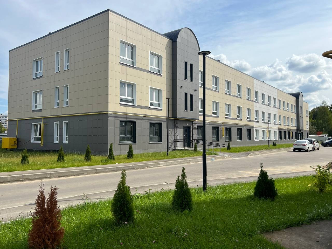 Купить 1-комнатную квартиру, 43.9 м² по адресу Московская область,  городской округ Серпухов, деревня Скрылья, 281, 3 этаж за 5 531 400 руб. в  Домклик — поиск, проверка, безопасная сделка с жильем в офисе Сбербанка.