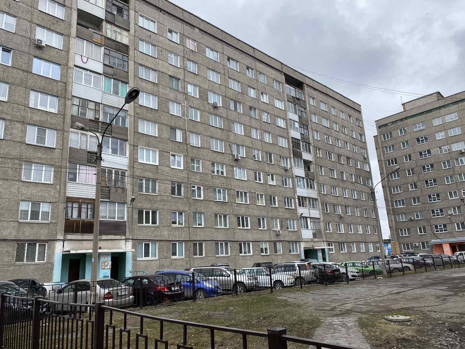 Купить 2-комнатную квартиру, 46.3 м² по адресу Красноярский край, Ачинск,  7-й микрорайон, 13, 9 этаж за 3 650 000 руб. в Домклик — поиск, проверка,  безопасная сделка с жильем в офисе Сбербанка.