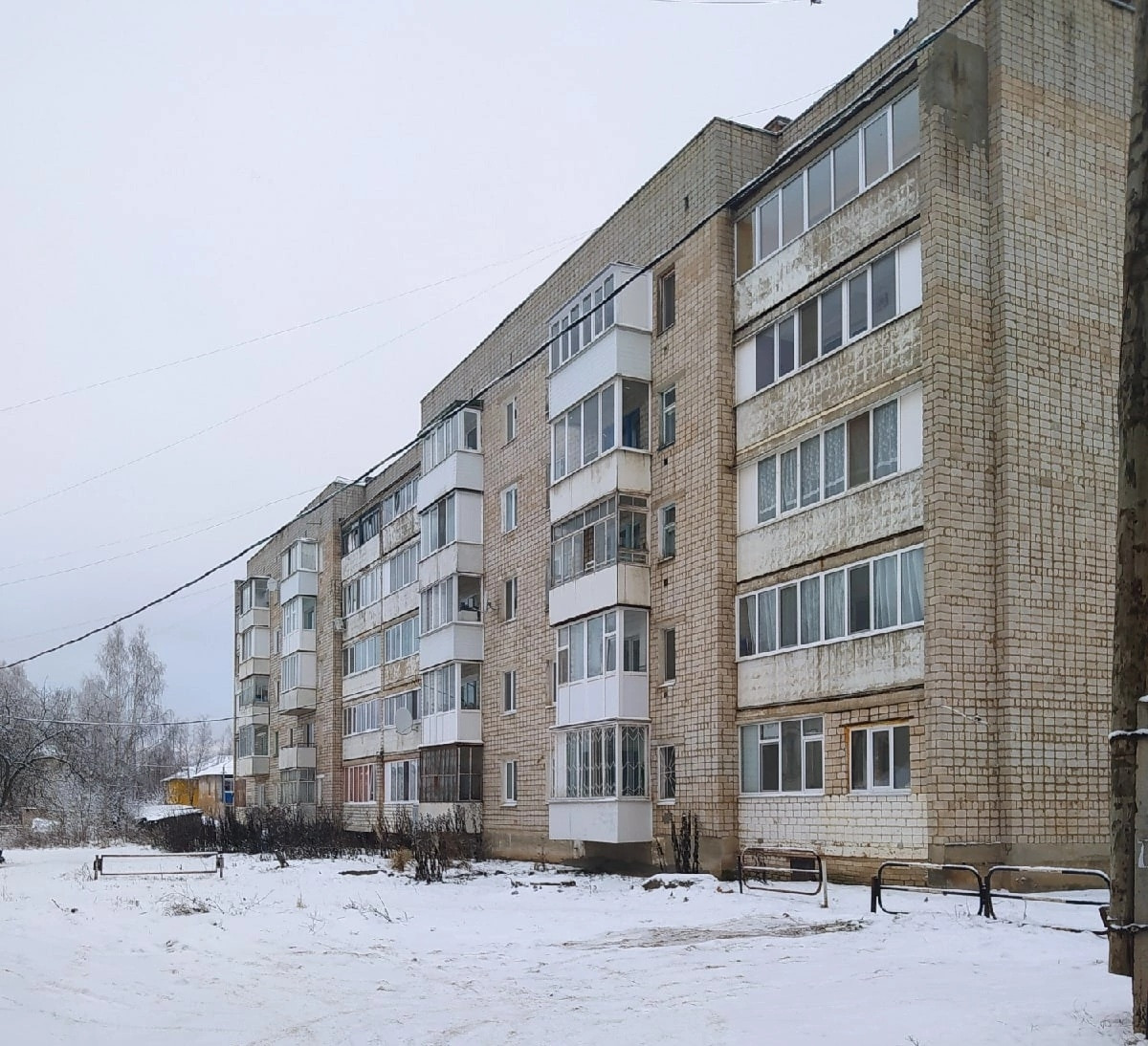 Купить 1-комнатную квартиру, 33.3 м² по адресу Пермский край, Кудымкар,  улица 50 лет Октября, 40, 1 этаж за 2 000 000 руб. в Домклик — поиск,  проверка, безопасная сделка с жильем в офисе Сбербанка.