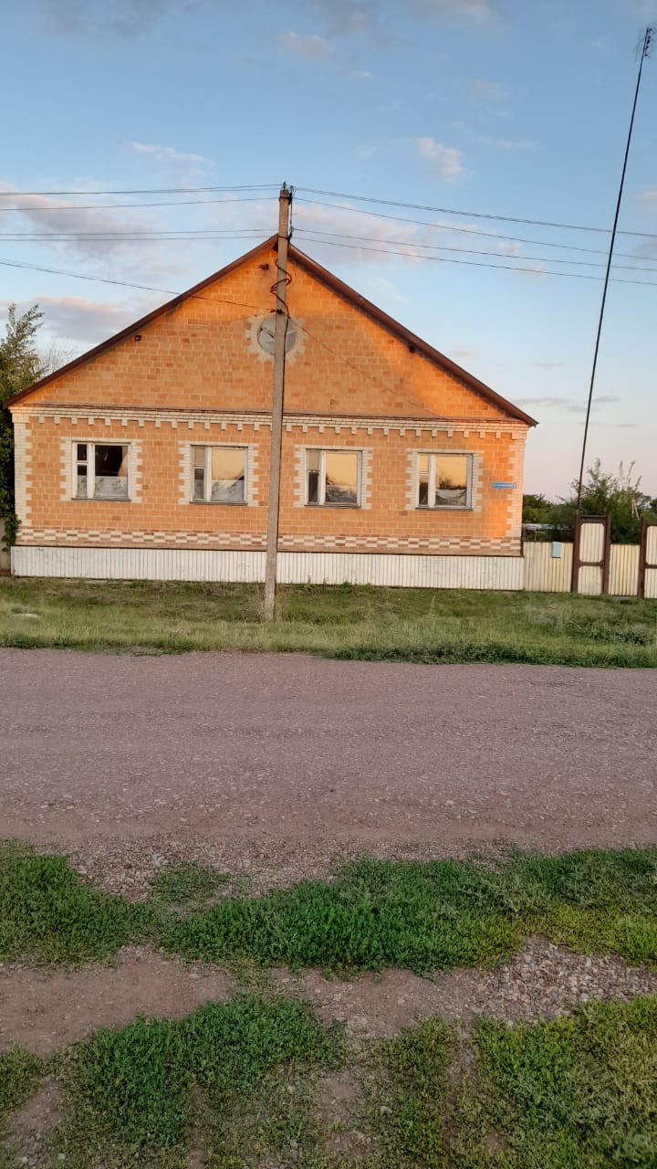 Фото домов краснооктябрьском районе Купить дом, 378 м² по адресу Оренбургская область, Октябрьский район, пос. Красн