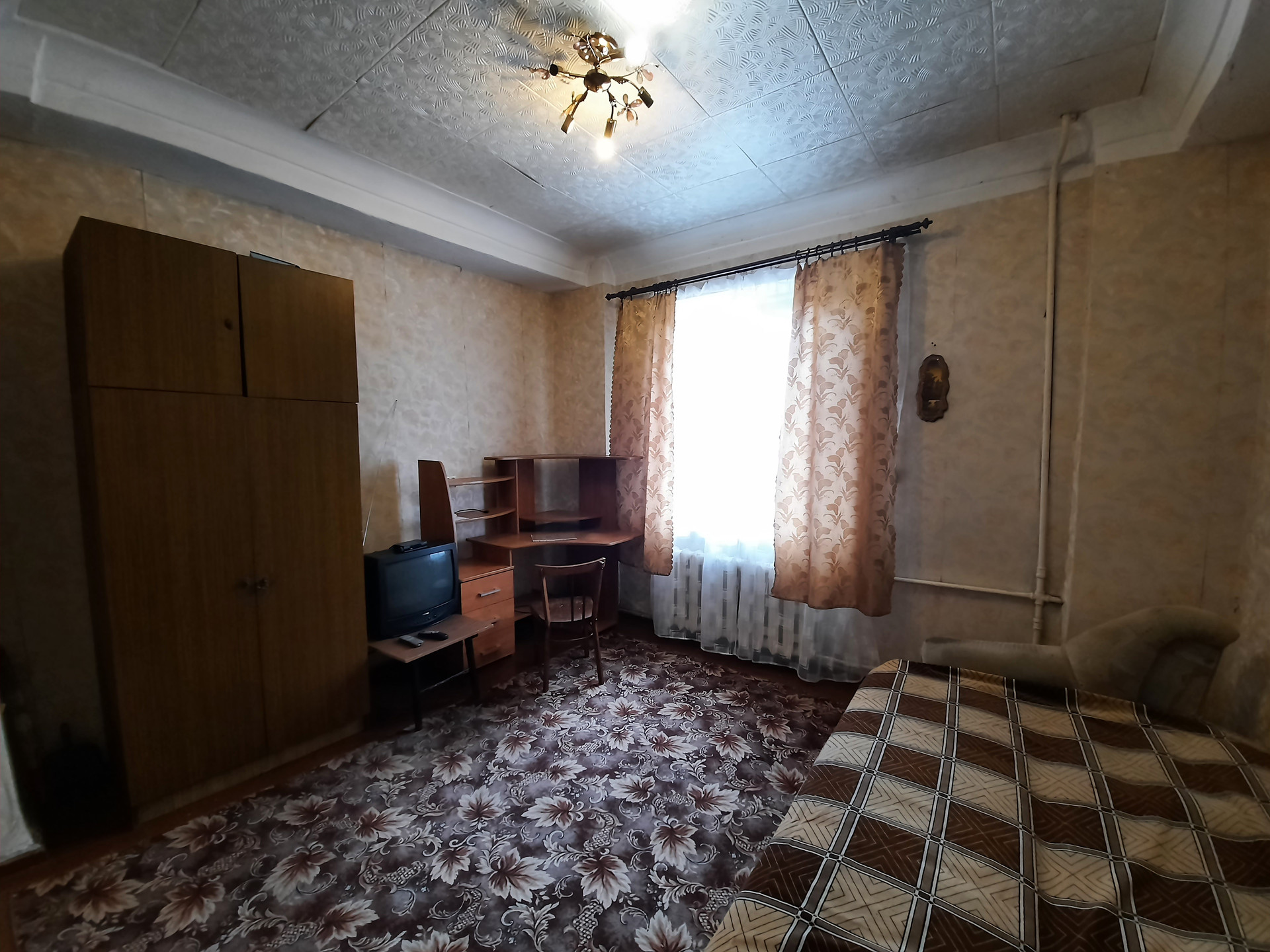 Купить 2 комнаты в 3-комн. квартире, 27.6 м² по адресу Псковская область,  Великие Луки, проспект Гагарина, 50А, 2 этаж за 1 250 000 руб. в Домклик —  поиск, проверка, безопасная сделка с жильем в офисе Сбербанка.