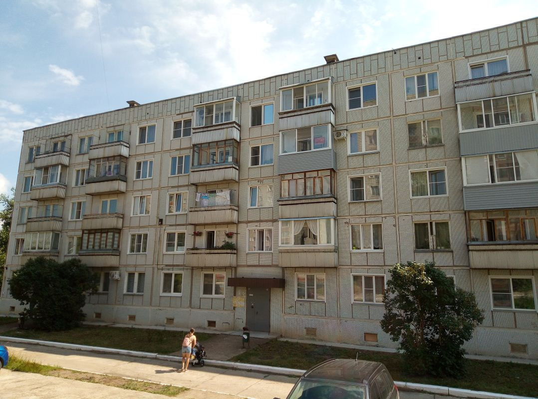 Купить 2-комнатную квартиру, 48 м² по адресу Кирово-Чепецк, Сосновая улица,  40к2, 4 этаж за 1 850 000 руб. в Домклик — поиск, проверка, безопасная  сделка с жильем в офисе Сбербанка.