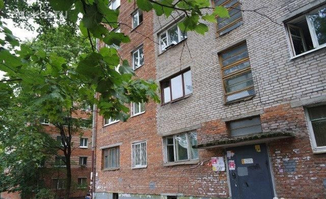 Нахимова смоленск фото Купить комнату в 5-комн. квартире, 13 м² по адресу Смоленск, улица Нахимова, 8, 