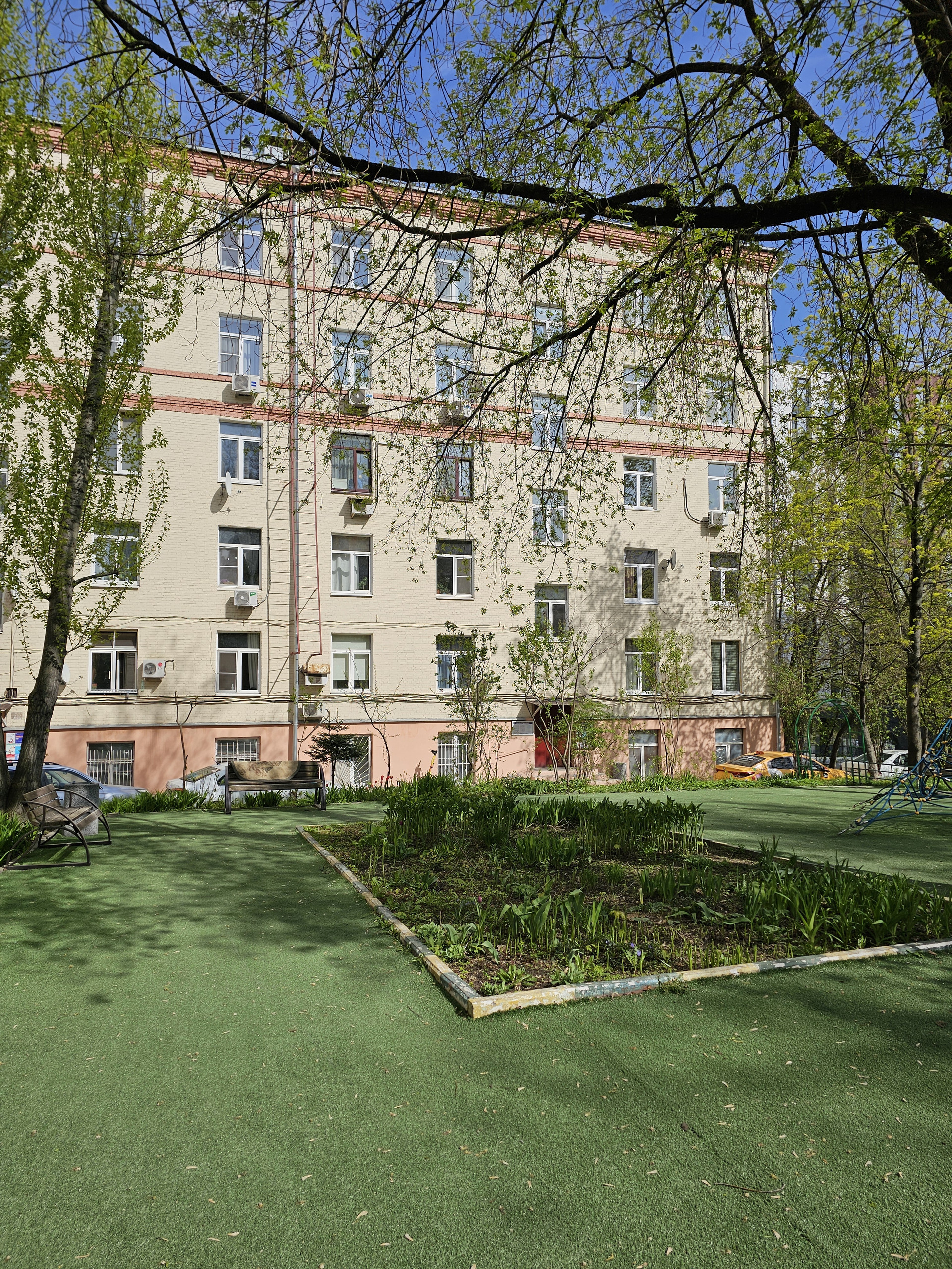 Купить 4-комнатную квартиру, 97.8 м² по адресу Москва, 1-й Рощинский проезд,  8, 4 этаж, метро Шаболовская за 41 900 000 руб. в Домклик — поиск,  проверка, безопасная сделка с жильем в офисе Сбербанка.