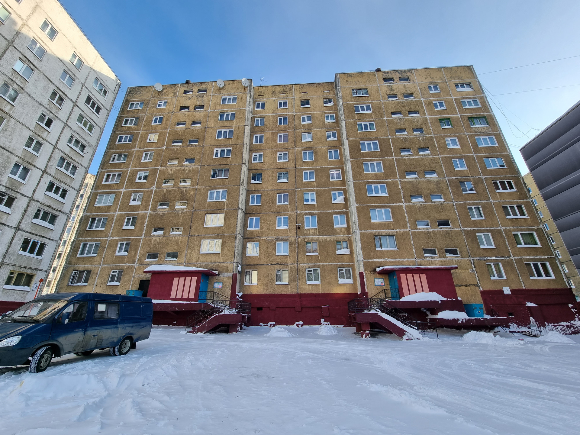 Купить 2-комнатную квартиру, 48.1 м² по адресу Красноярский край, Норильск,  улица Космонавтов, 27, 8 этаж за 4 500 000 руб. в Домклик — поиск,  проверка, безопасная сделка с жильем в офисе Сбербанка.