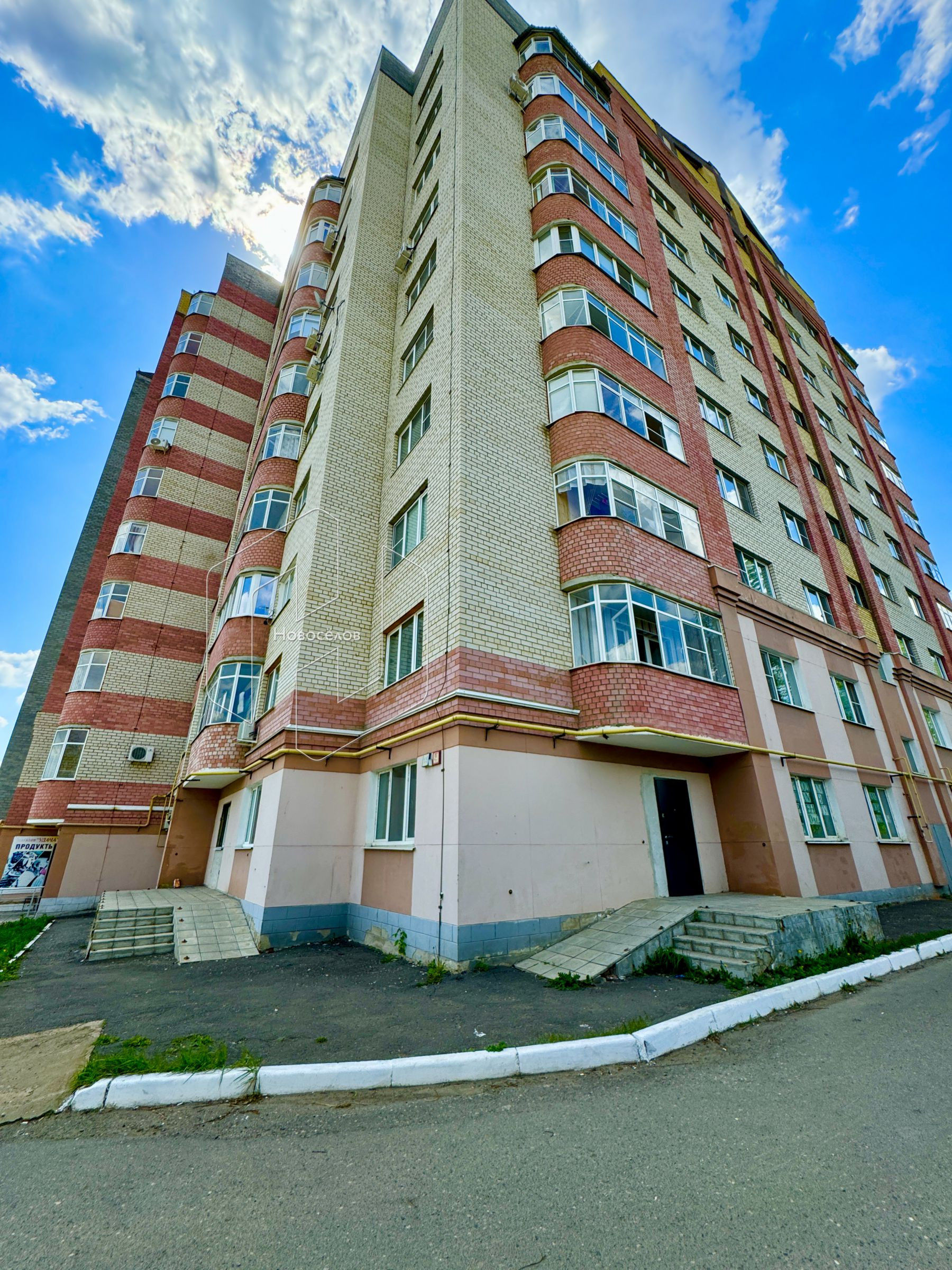 Купить 2-комнатную квартиру, 69.6 м² по адресу Республика Мордовия,  Рузаевка, Паровозная улица, 15, 1 этаж за 2 900 000 руб. в Домклик — поиск,  проверка, безопасная сделка с жильем в офисе Сбербанка.