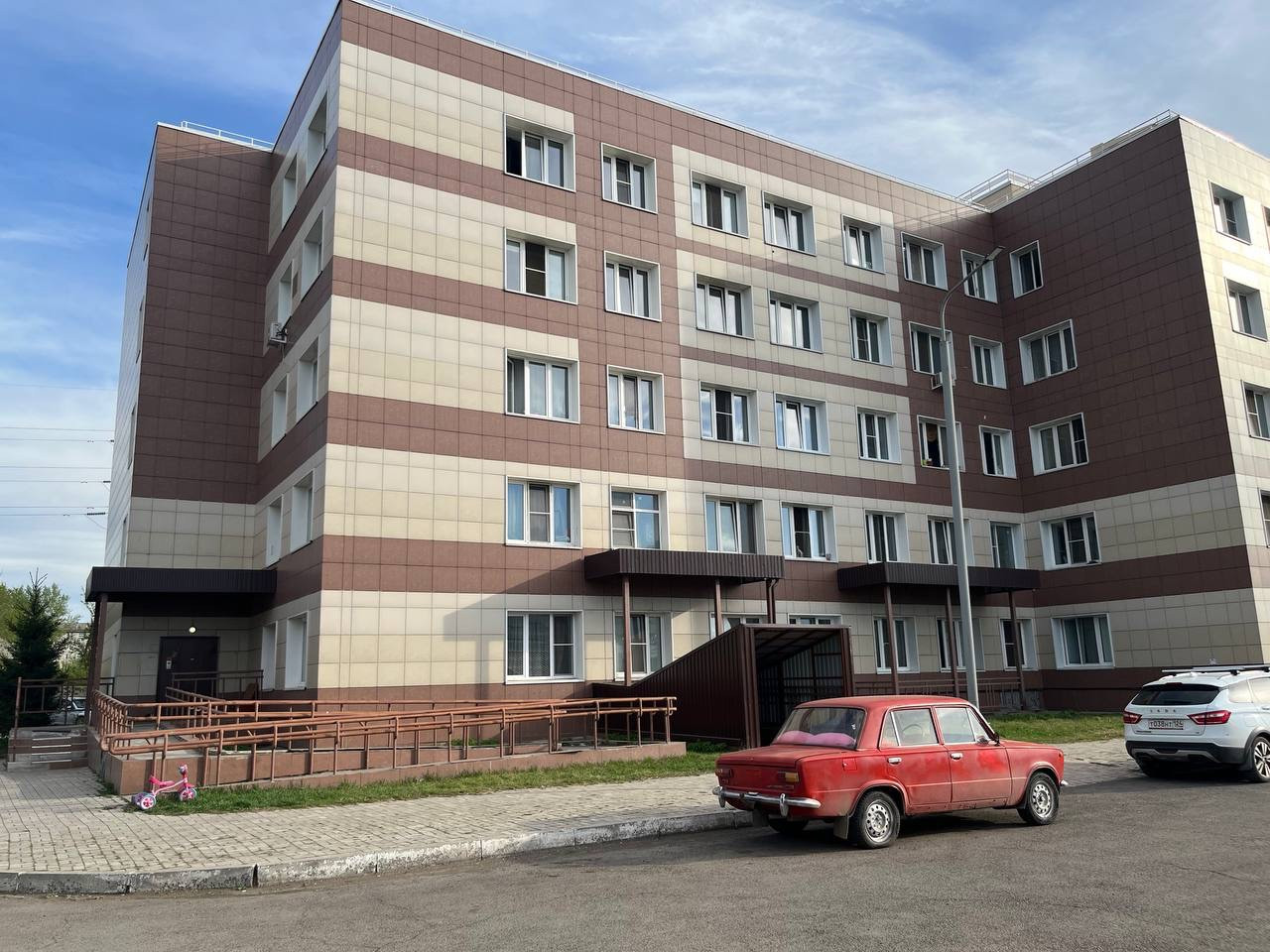 Энергетиков 46 красноярск. Энергетиков 73а красноярск. Город красноярск энергетиков 73а стр 17 фото здания. Мкр энергетики красноярск. Энергетиков, 73ас32.