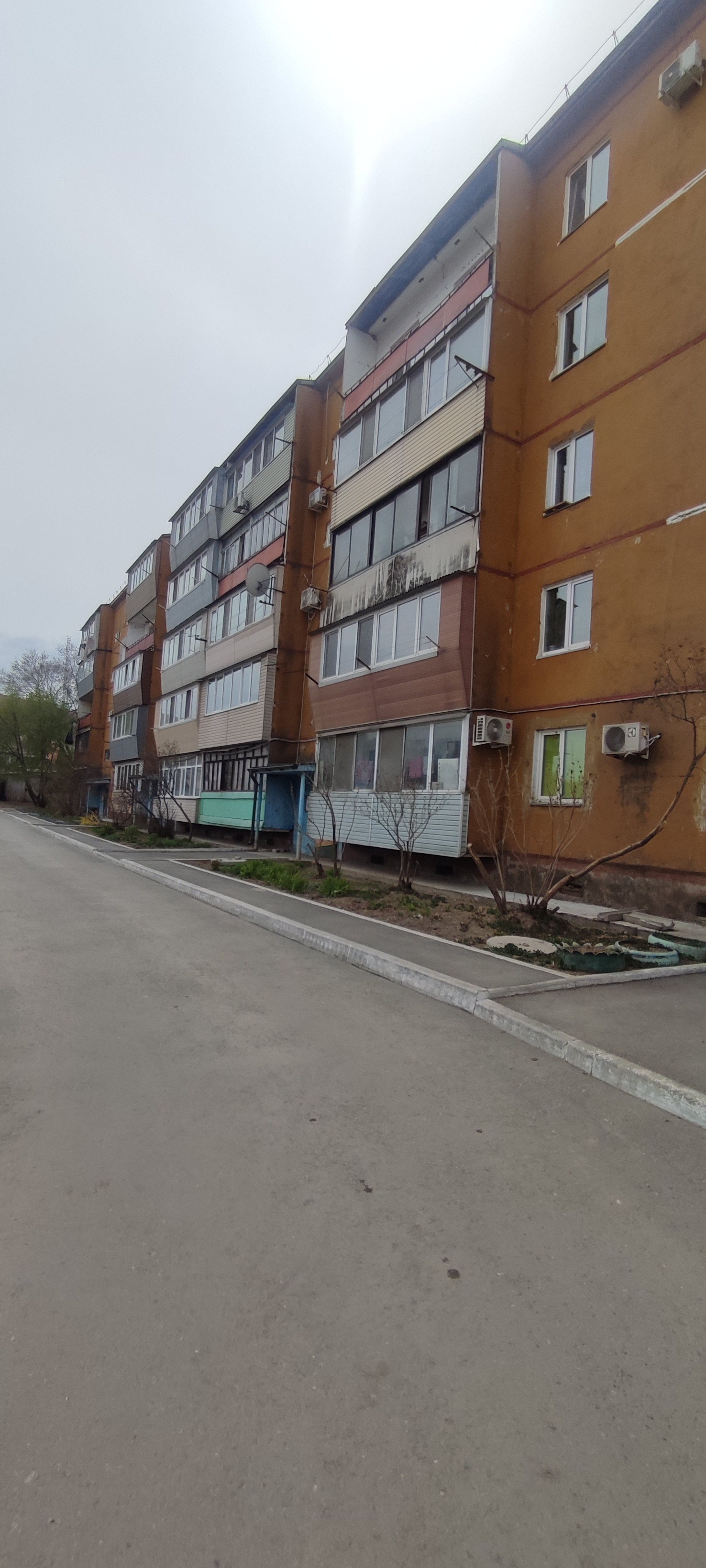 Купить 2-комнатную квартиру, 50.2 м² по адресу Приморский край, Уссурийск,  Вяземский переулок, 8, 4 этаж за 5 150 000 руб. в Домклик — поиск,  проверка, безопасная сделка с жильем в офисе Сбербанка.