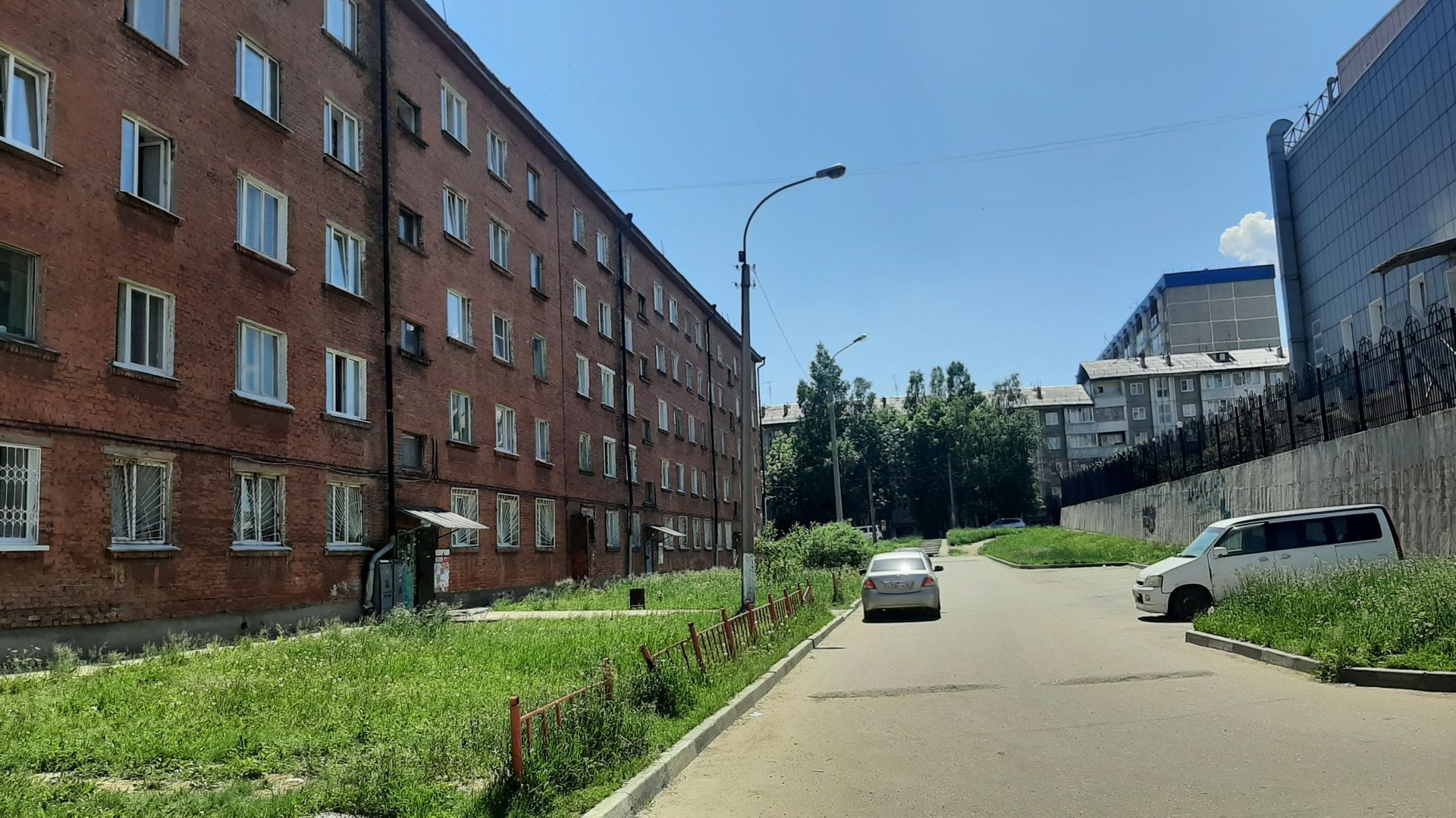 Красильникова 215 улица иркутск. Иркутск кайская 16. Иркутский техникум транспорта и строительства багратиона 45б. Почта иркутск. Улица красильникова 215.