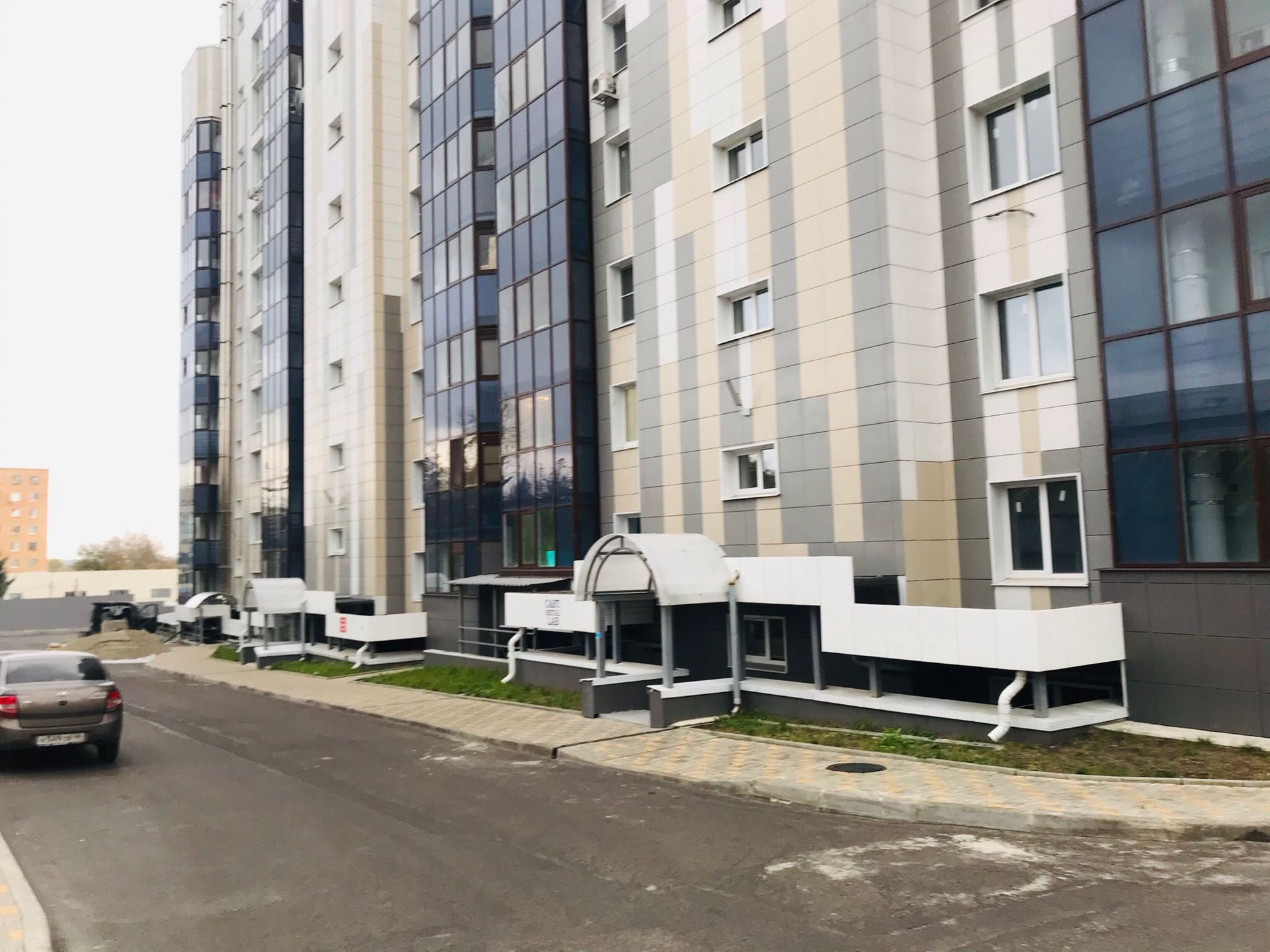 Купить 3-комнатную квартиру, 95.8 м² по адресу Курск, улица Гайдара, 26А,  10 этаж за 6 658 100 руб. в Домклик — поиск, проверка, безопасная сделка с  жильем в офисе Сбербанка.