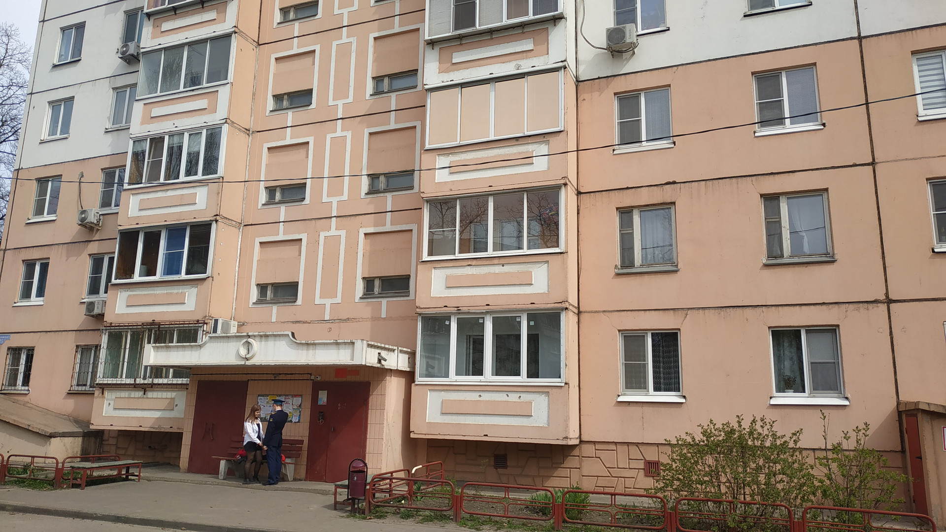 Жуковского 22 липецк. 2 комнатная квартира в москве. Квартиры до 2000000 липецк. Двухкомнатная квартира в москве купить недорого до 2000000. Трехкомнатная квартира в москве.