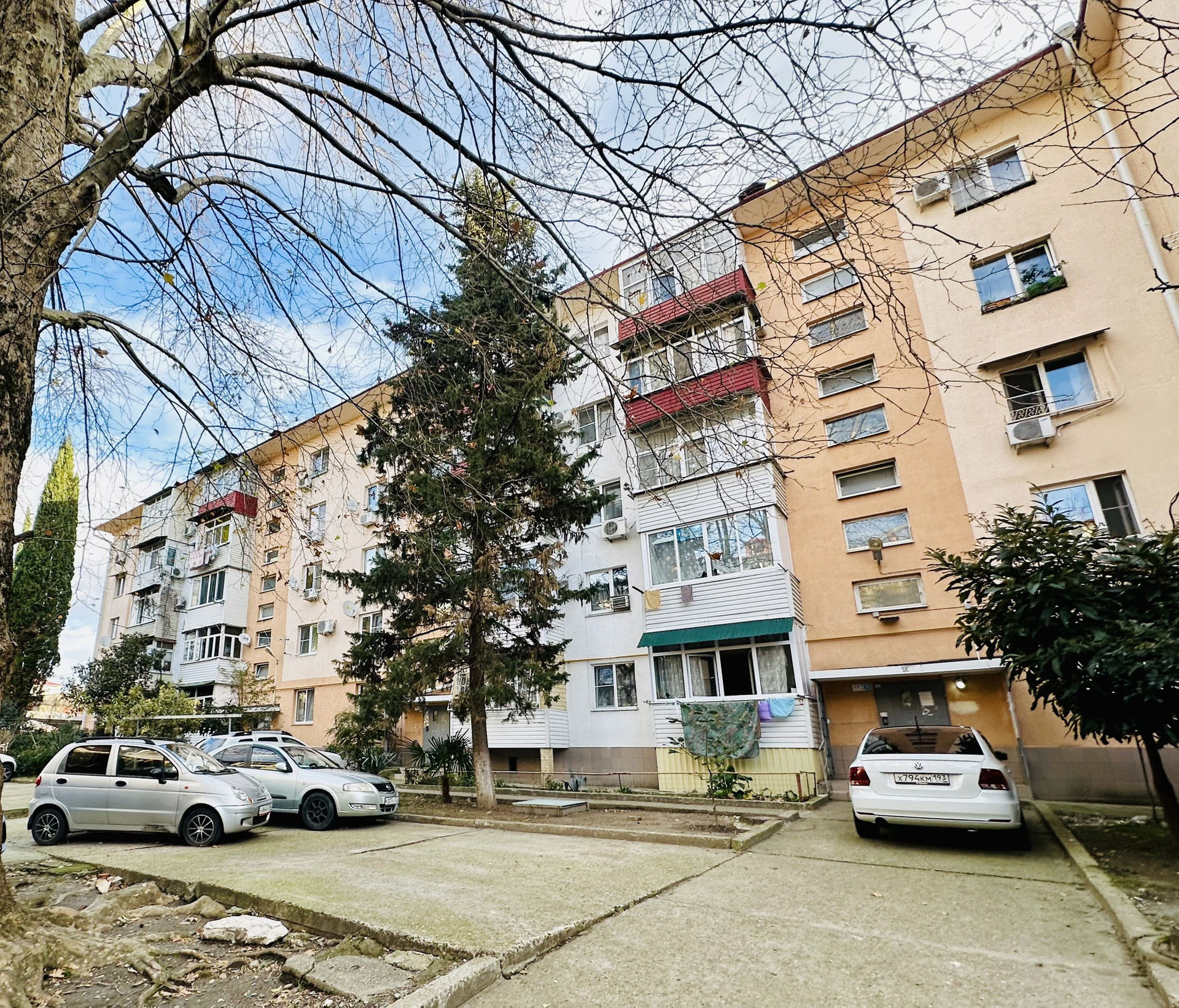 Купить 2-комнатную квартиру, 60 м² по адресу Краснодарский край, Сочи,  жилой район Адлер, улица Голубые Дали, 14, 1 этаж за 16 000 000 руб. в  Домклик — поиск, проверка, безопасная сделка с жильем в офисе Сбербанка.