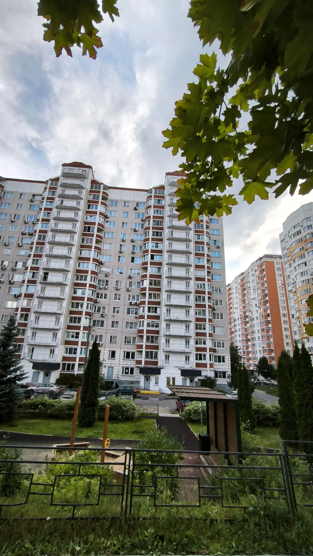 Москва, улица Лётчика Грицевца, 6 - Vista 3