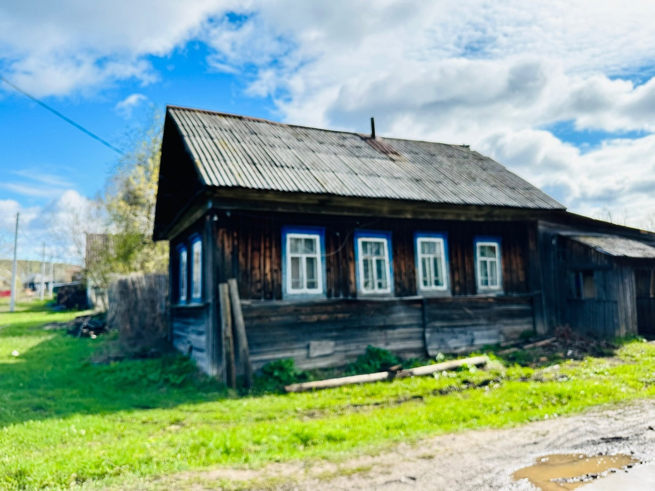 Купить дом, 29.8 м² по адресу Пермский муниципальный округ, посёлок Юго- Камский, Комсомольская улица за 790 000 руб. в Домклик — поиск, проверка,  безопасная сделка с жильем в офисе Сбербанка.