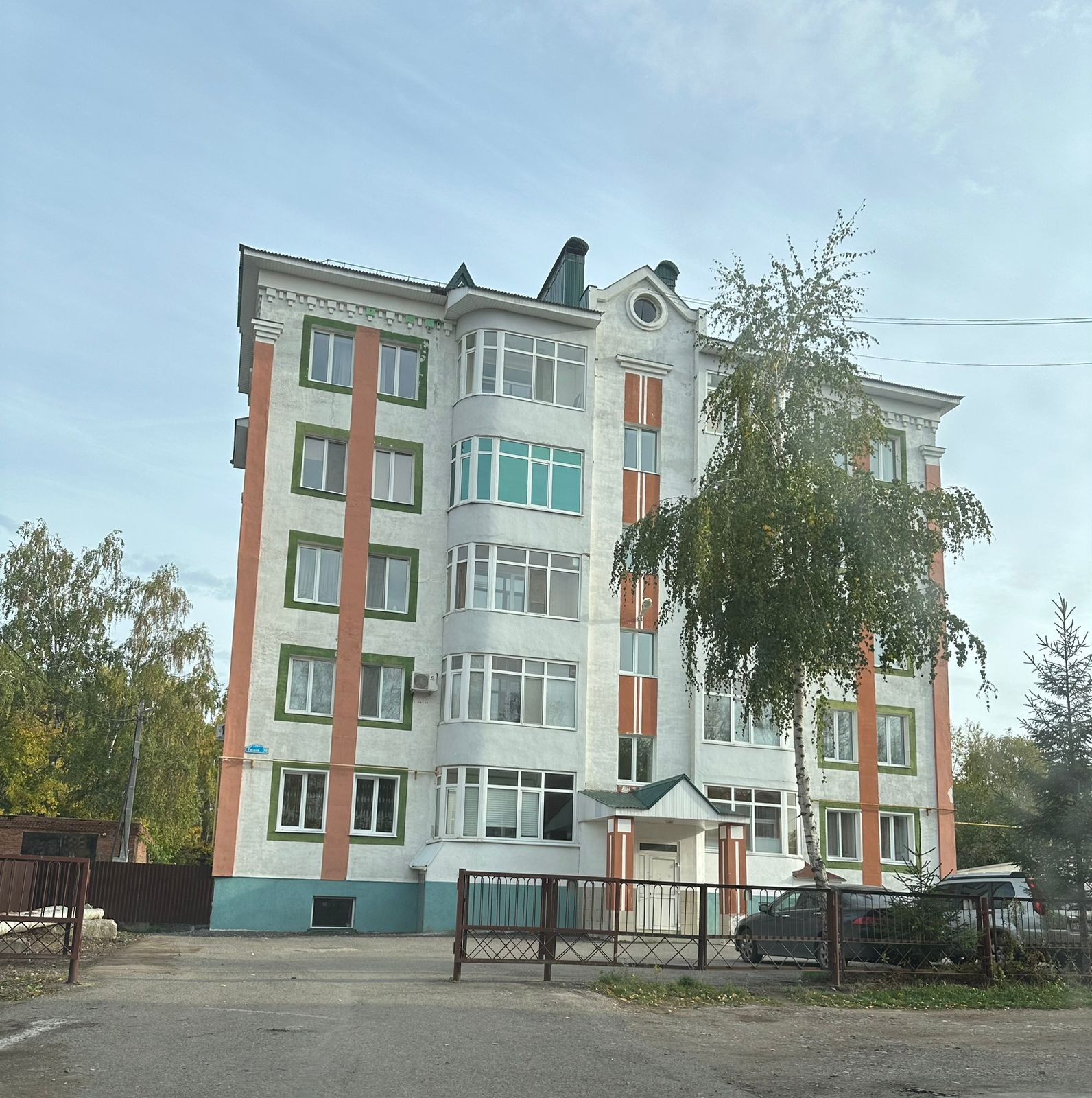 Купить 3-комнатную квартиру, 115.3 м² по адресу Республика Татарстан,  Бугульма, улица Николая Гоголя, 30, 4 этаж за 5 100 000 руб. в Домклик —  поиск, проверка, безопасная сделка с жильем в офисе Сбербанка.