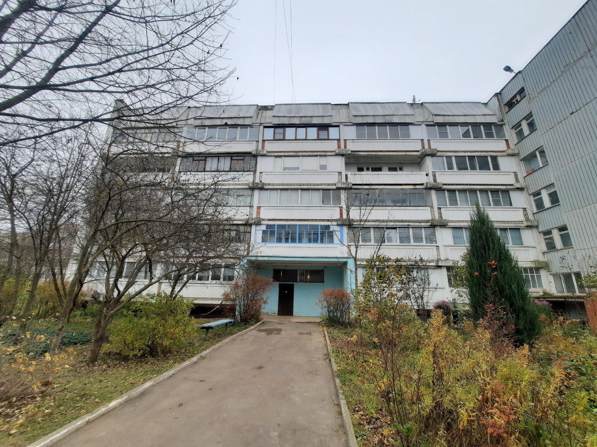 Купить 1-комнатную квартиру, 34.5 м² по адресу Калужская область, Таруса,  улица Цветаевой, 9, 5 этаж за 2 990 000 руб. в Домклик — поиск, проверка,  безопасная сделка с жильем в офисе Сбербанка.