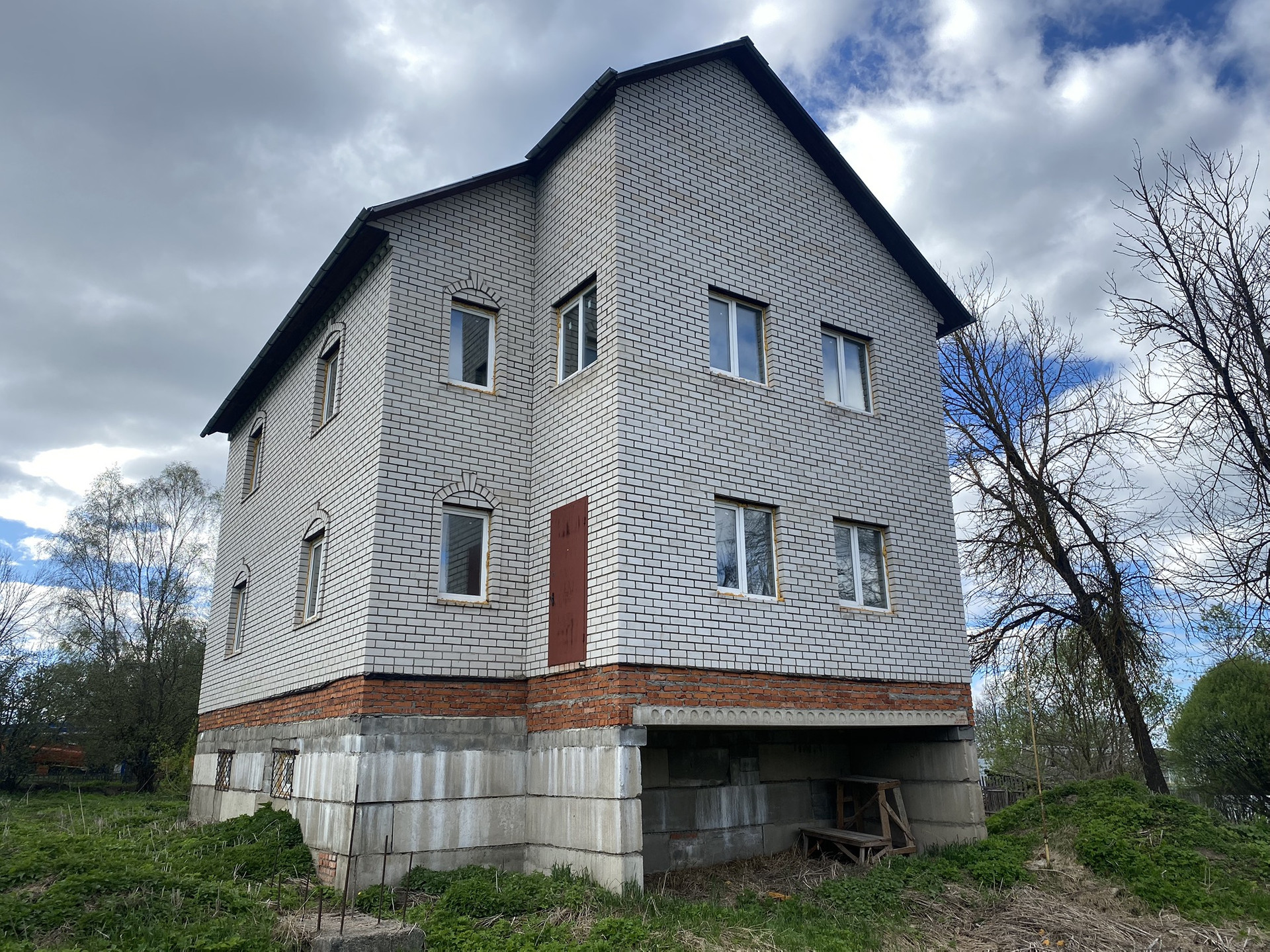 Купить дом, 258.7 м² по адресу Смоленская область, Вязьма, переулок  Овсяника, 5А за 7 000 000 руб. в Домклик — поиск, проверка, безопасная  сделка с жильем в офисе Сбербанка.