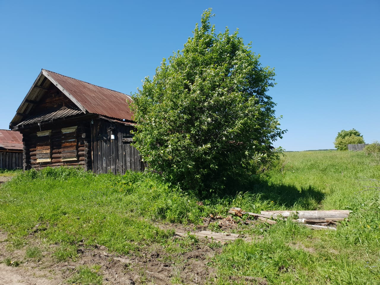 Купить дом, 18.5 м² по адресу Свердловская область, посёлок городского типа  Бисерть, Советская улица, 166 за 136 000 руб. в Домклик — поиск, проверка,  безопасная сделка с жильем в офисе Сбербанка.