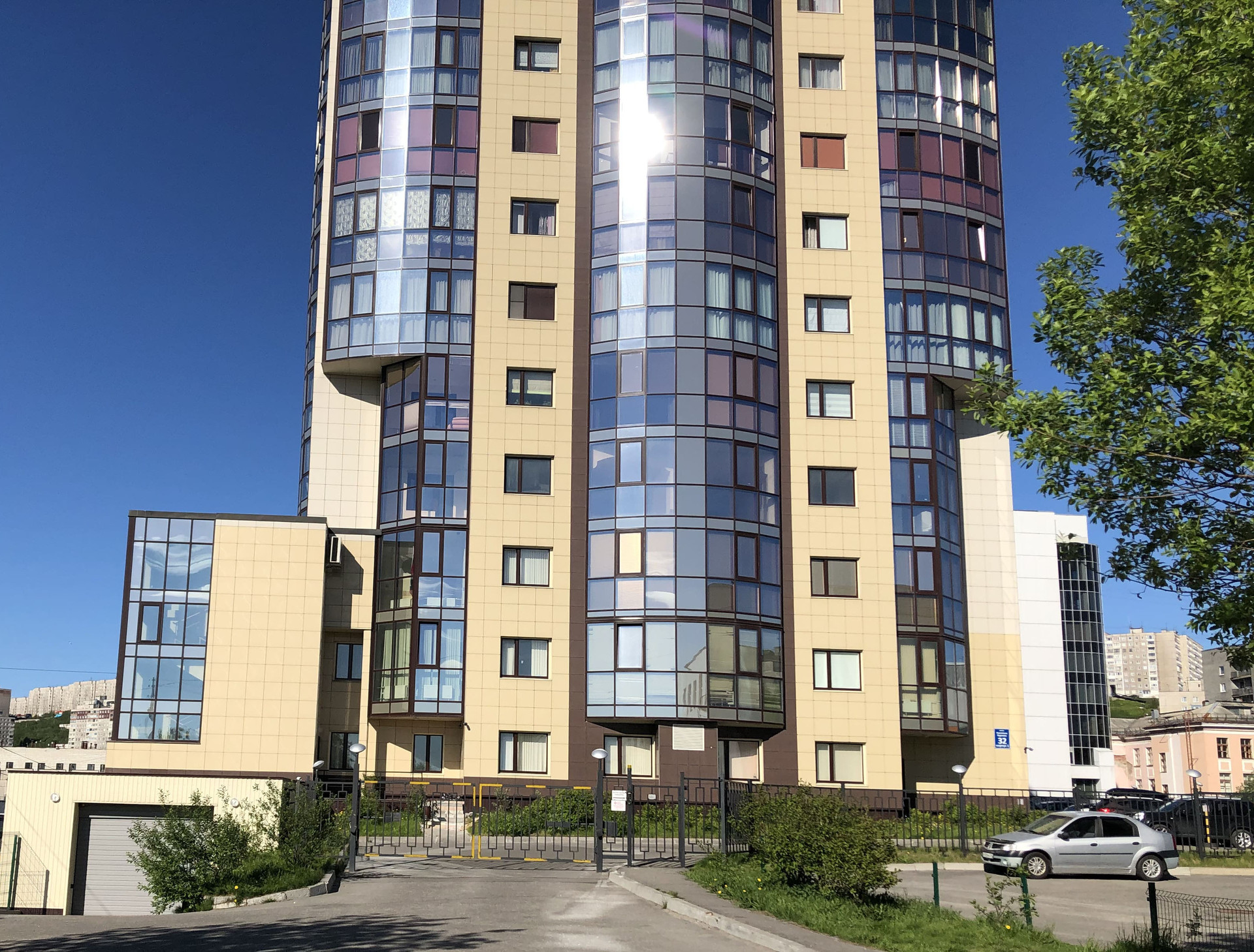 Снять 3-комнатную квартиру, 60 м² по адресу Мурманск, улица Капитана  Буркова, 32к1, 4 этаж по цене 80 000 руб. в месяц - Домклик — поиск,  проверка, безопасная сделка с жильем в офисе Сбербанка.