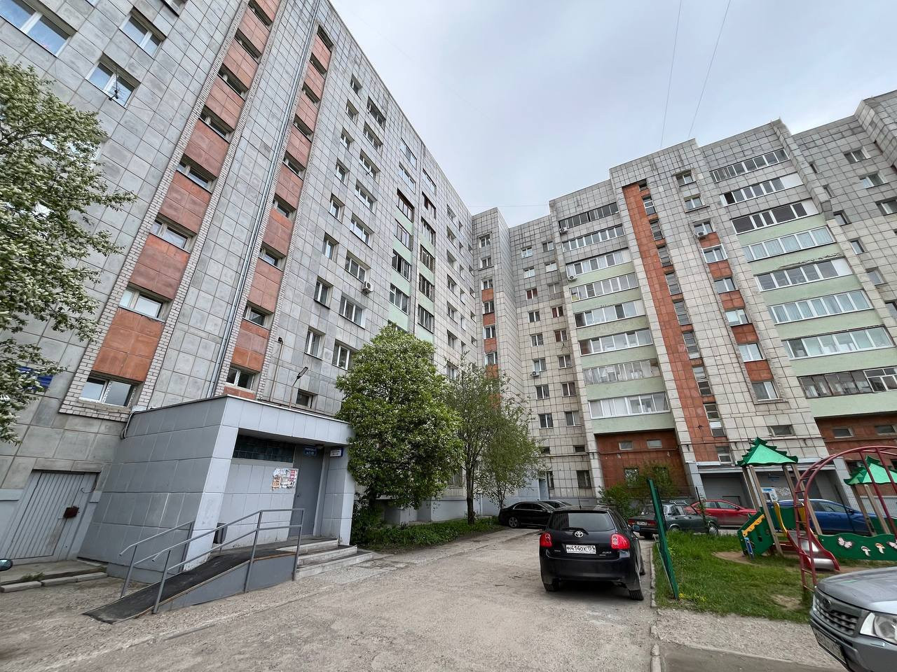 Купить 2-комнатную квартиру, 48.4 м² по адресу Пермь, улица Карпинского, 109,  6 этаж за 5 450 000 руб. в Домклик — поиск, проверка, безопасная сделка с  жильем в офисе Сбербанка.