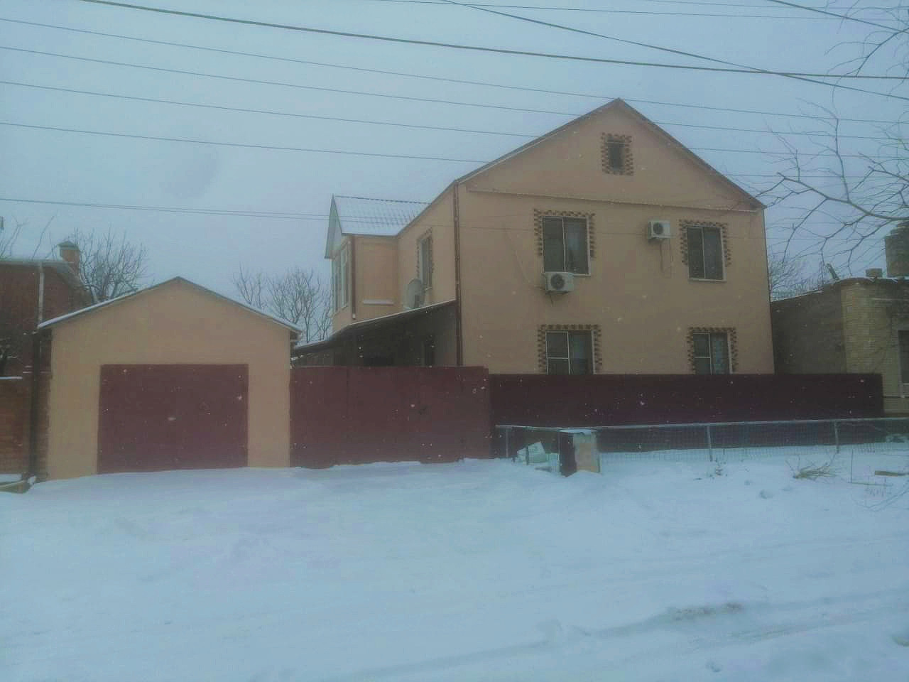 Дом в астрахани 2. Ленинградский переулок 74 астрахань. Дом в астрахани 2. Коттеджи в астрахани. Степная 9.