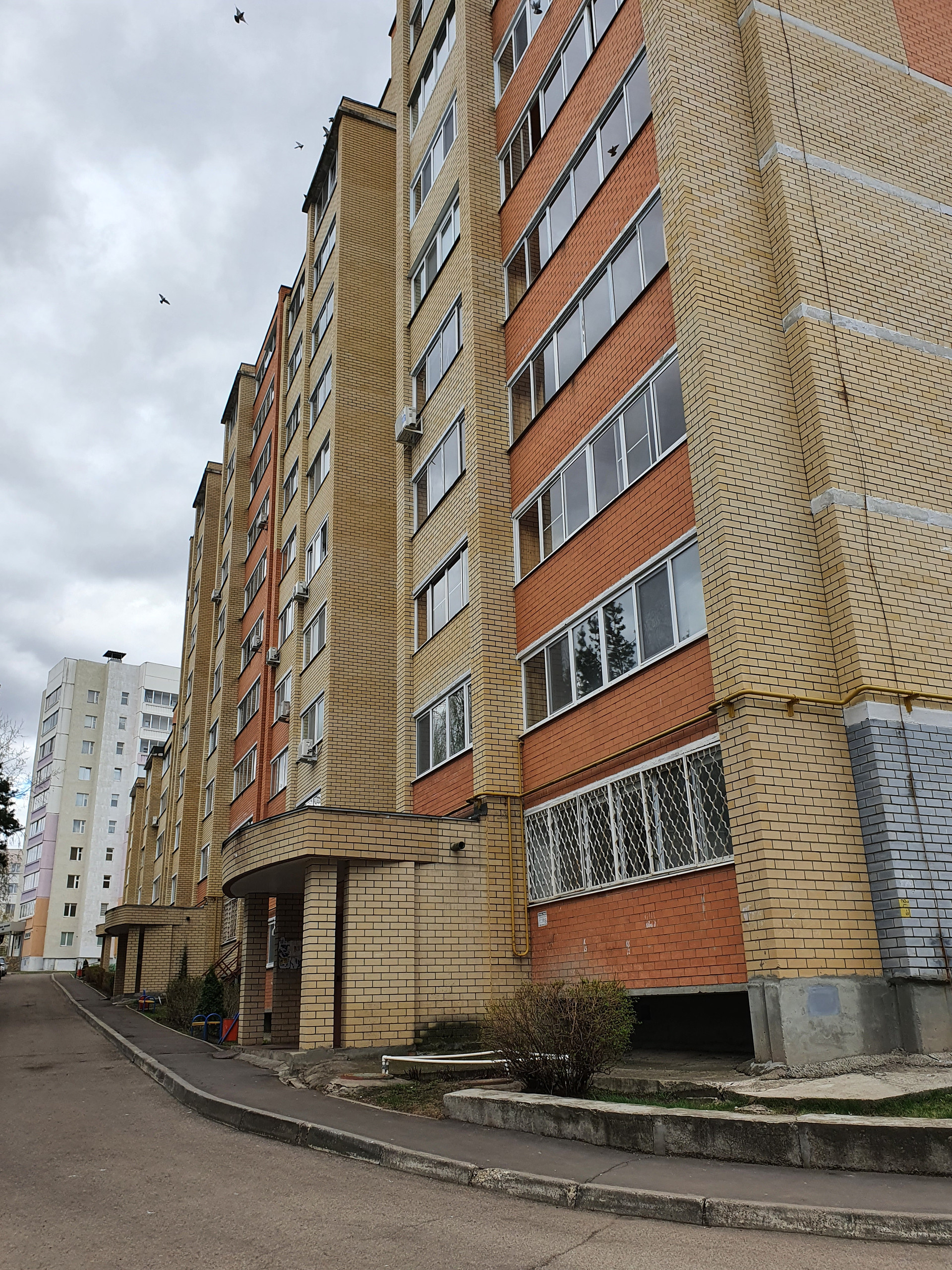 Купить 1-комнатную квартиру, 49 м² по адресу Республика Татарстан, Набережные  Челны, 39-й комплекс, бульвар Касимова, 23, 10 этаж за 3 950 000 руб. в  Домклик — поиск, проверка, безопасная сделка с жильем в офисе Сбербанка.