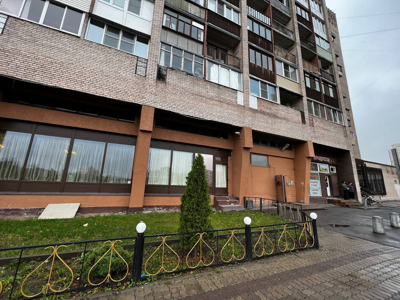 Загребский 21 старый город. Загребский бульвар 21. загребский 21. гостиница санкт-петербург на бульваре загребском.