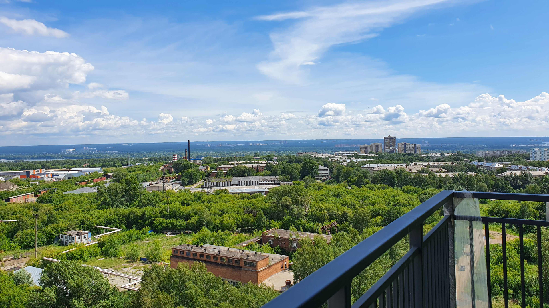 Улица часовая новосибирск. Часовая 37/1 Новосибирск фото дома.