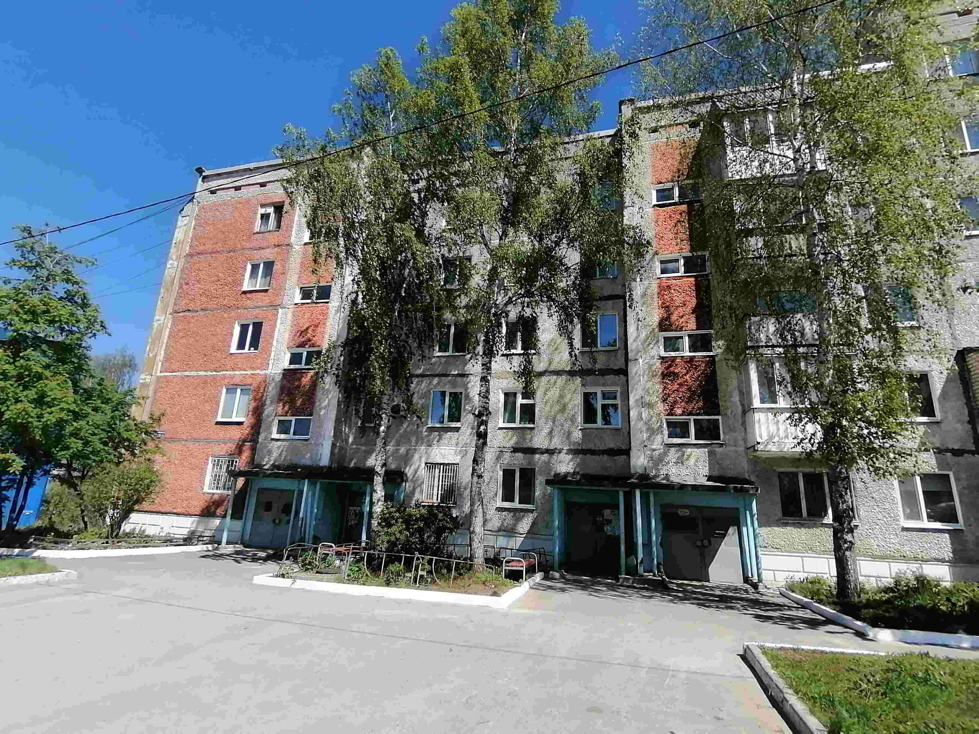 Купить 1-комнатную квартиру, 34 м² по адресу Пермский край, Соликамск,  улица Бабушкина, 15, 1 этаж за 1 690 000 руб. в Домклик — поиск, проверка,  безопасная сделка с жильем в офисе Сбербанка.