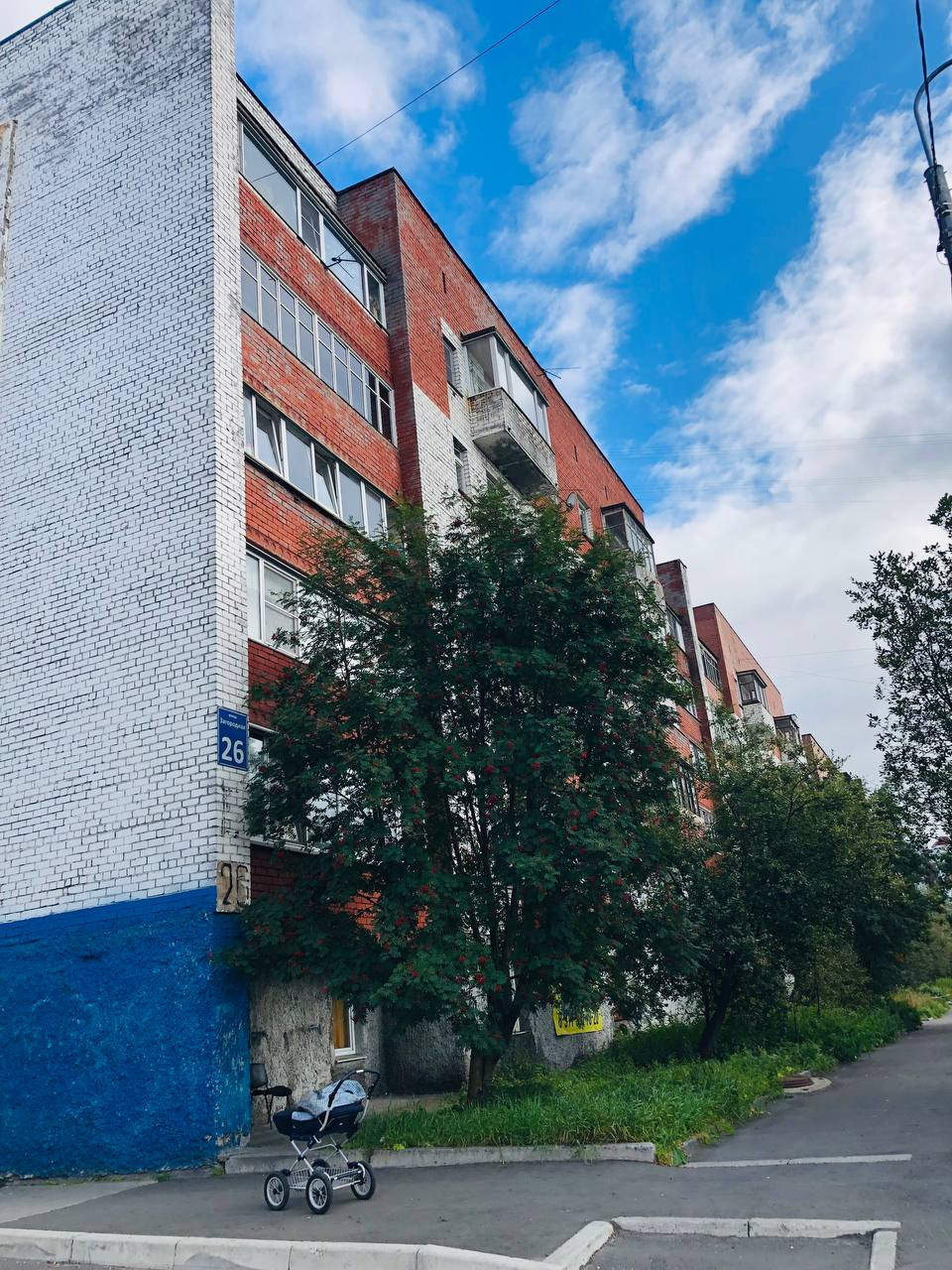 Купить 2-комнатную квартиру, 49.6 м² по адресу Мурманск, Загородная улица,  26, 1 этаж за 4 699 000 руб. в Домклик — поиск, проверка, безопасная сделка  с жильем в офисе Сбербанка.