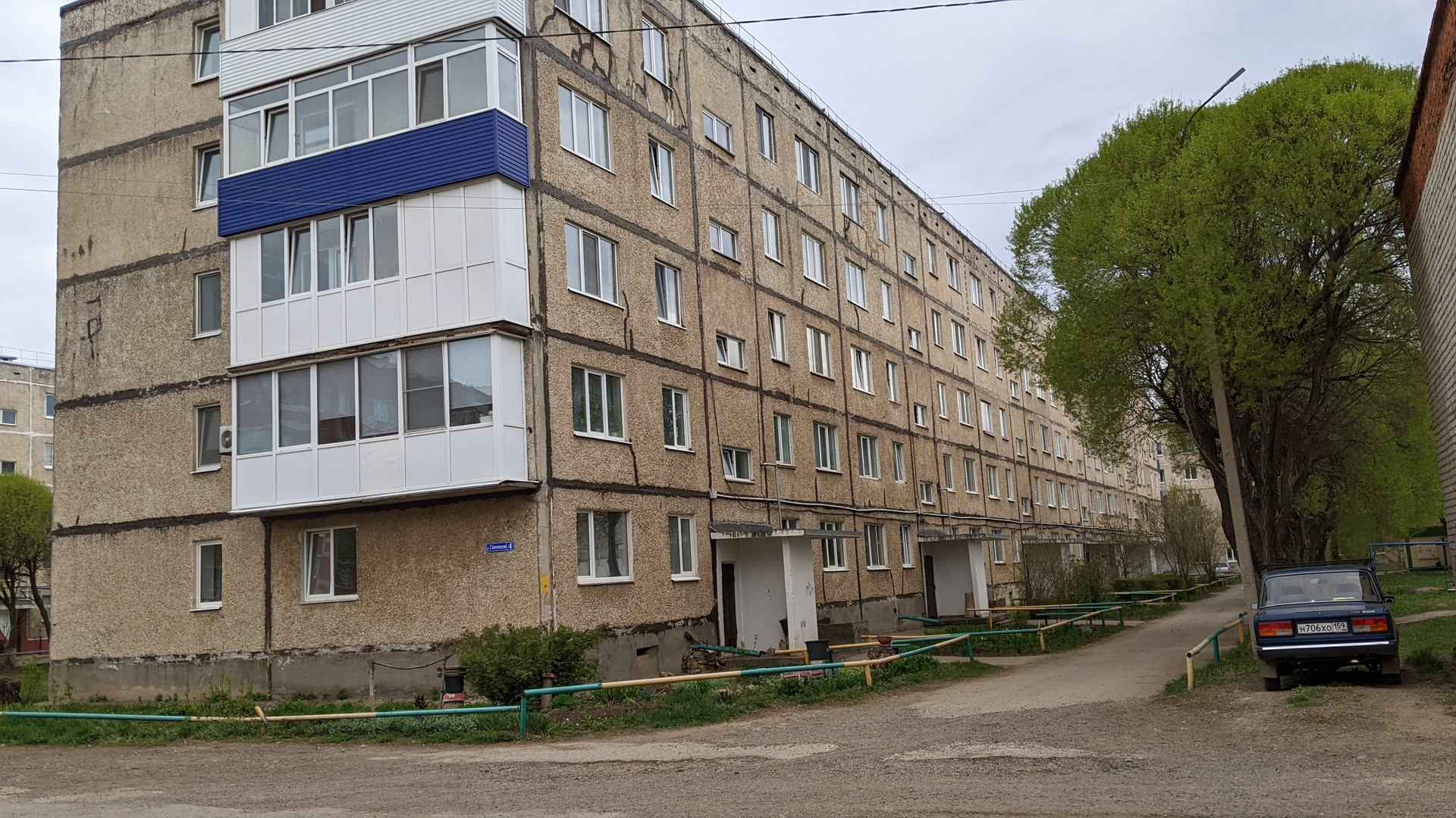 Купить 2-комнатную квартиру, 52.7 м² по адресу Пермский край, Оса, улица  Генерала Богомягкова, 4, 4 этаж за 2 700 000 руб. в Домклик — поиск,  проверка, безопасная сделка с жильем в офисе Сбербанка.