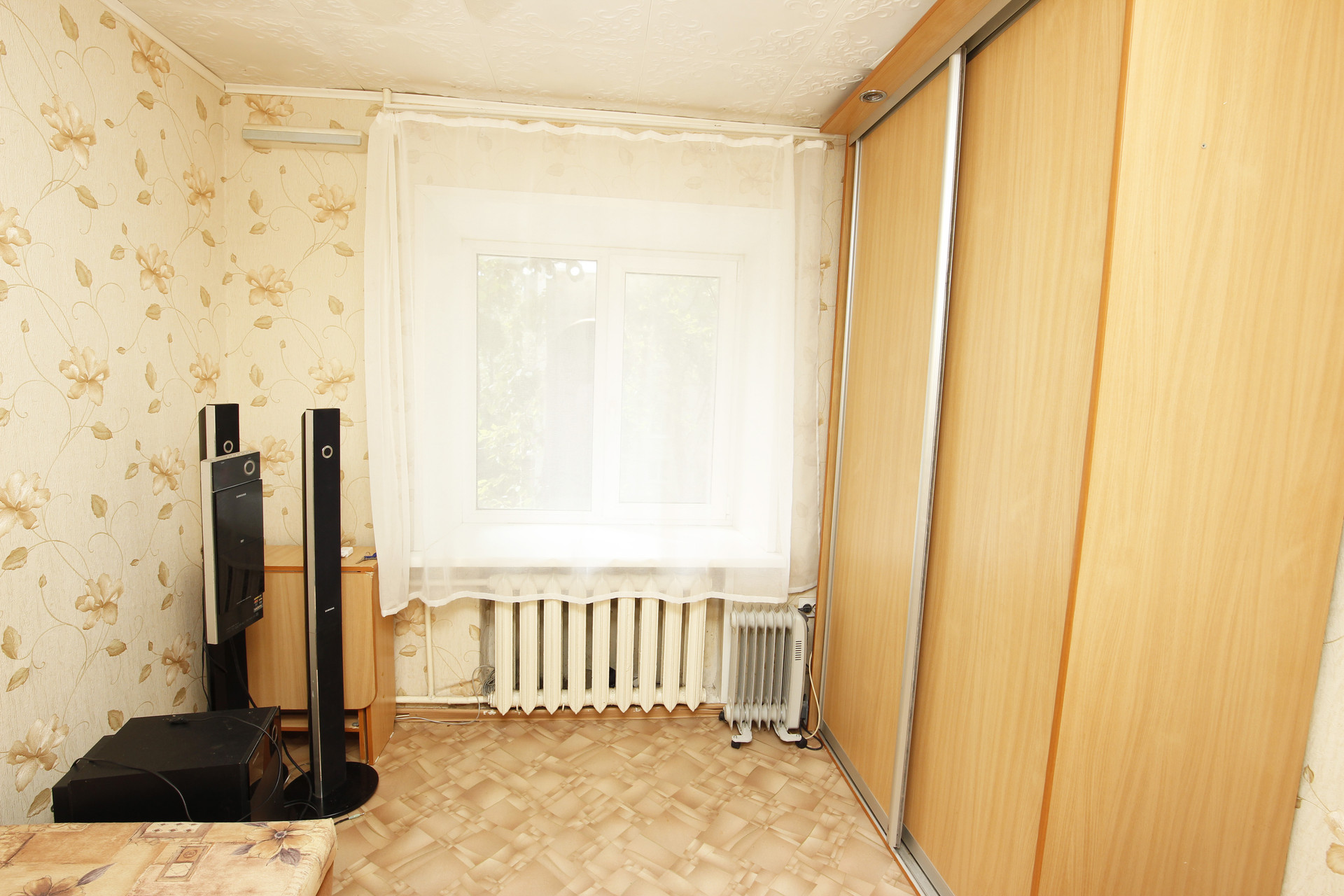 Однокомнатная квартира в Ульяновске. Вид из окна при угловых квартирах. Купить 1 комнатную в ульяновске недорого
