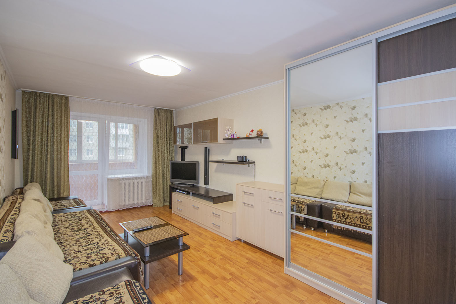 Купить 2-комнатную квартиру, 57.5 м² по адресу Свердловская область ...