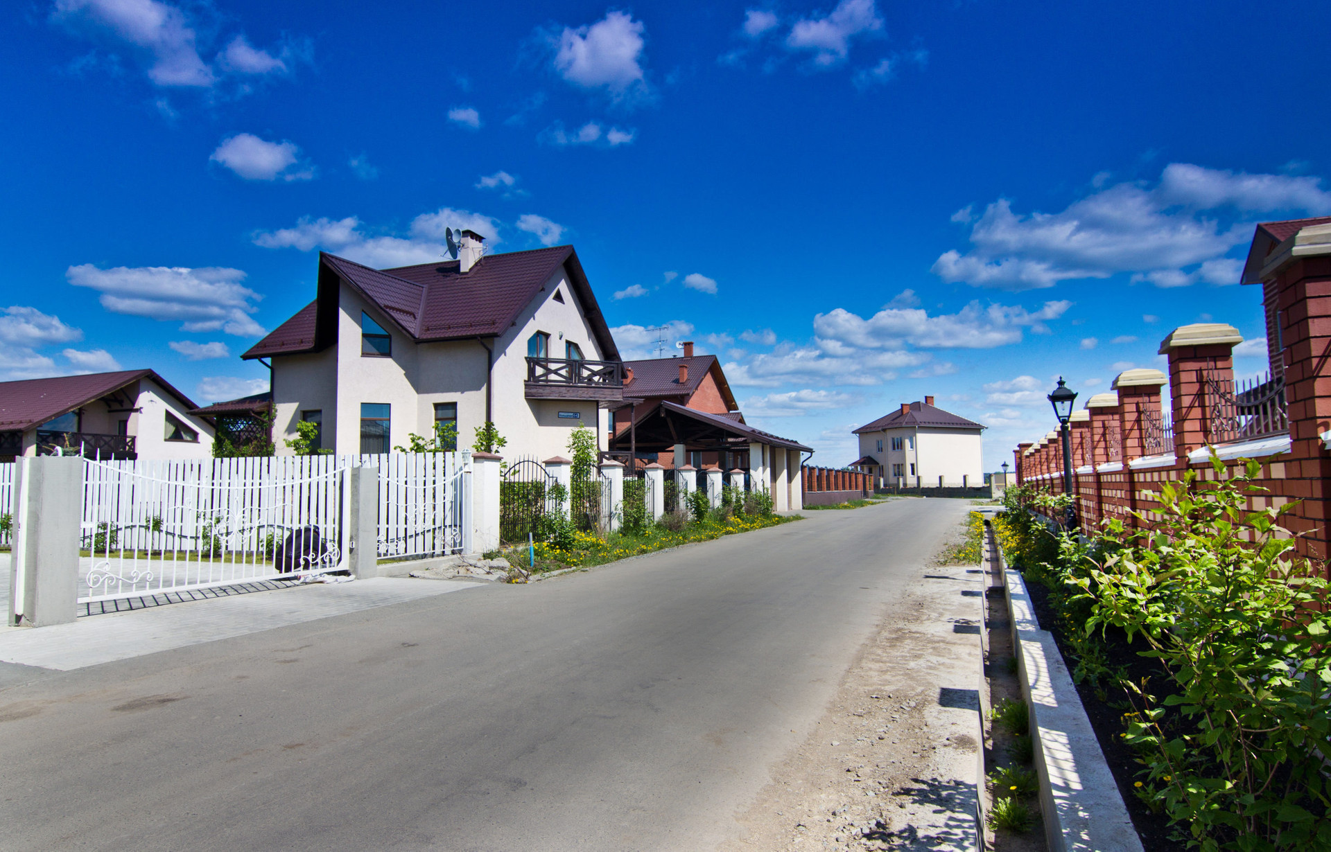 Купить участок, 17 сот., ИЖС по адресу Свердловская область, Белоярский  городской округ, село Косулино, коттеджный посёлок Бобры, Кольцевая улица,  38 за 3 366 000 руб. в Домклик — поиск, проверка, безопасная сделка с  жильем в офисе Сбербанка.