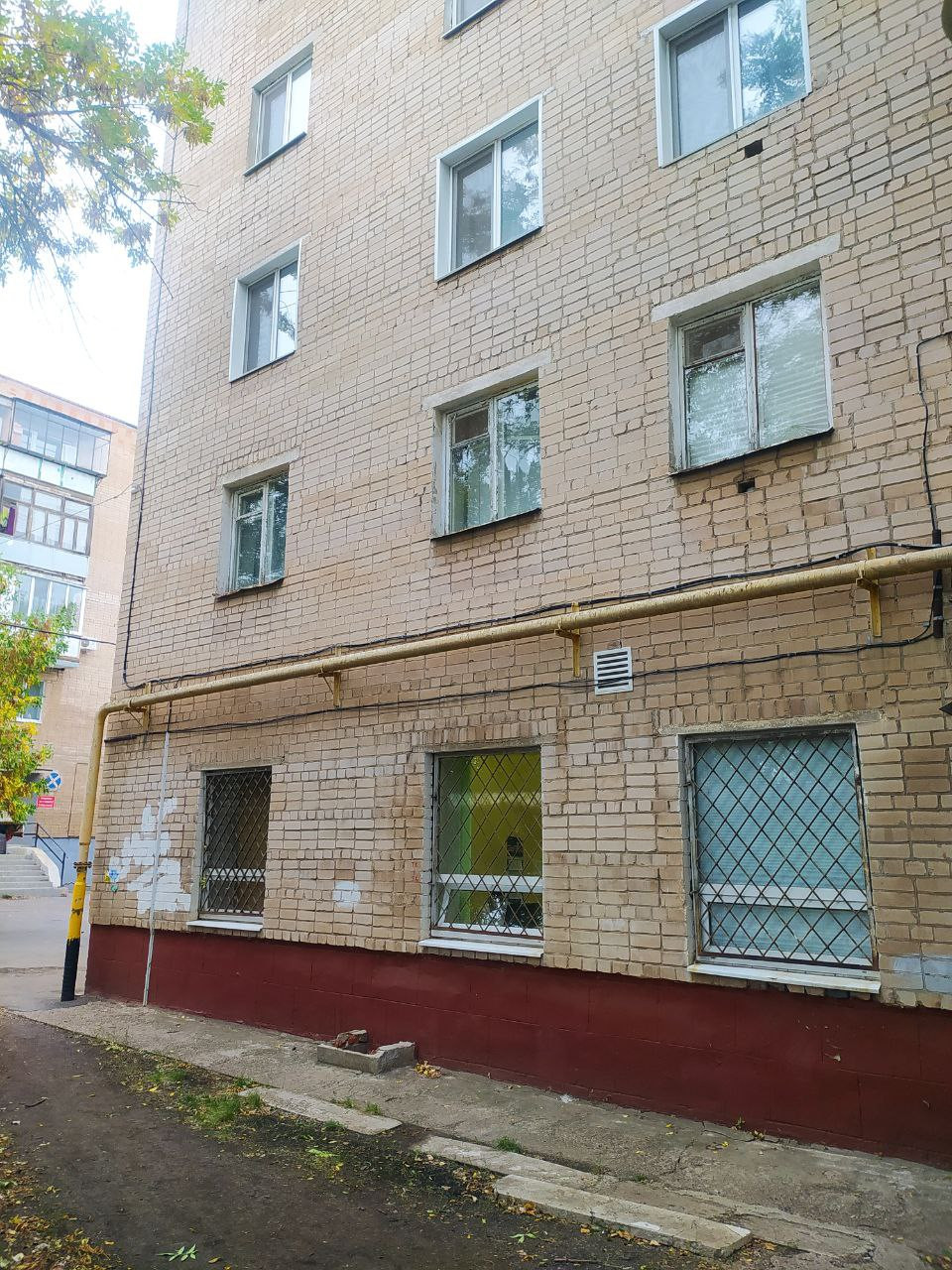 Купить 3-комнатную квартиру, 51.4 м² по адресу Оренбург, Алтайская улица,  2, 3 этаж за 3 050 000 руб. в Домклик — поиск, проверка, безопасная сделка  с жильем в офисе Сбербанка.