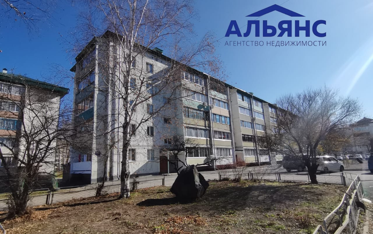 Купить 4-комнатную квартиру, 77.7 м² по адресу Приморский край, посёлок  городского типа Кавалерово, Кузнечная улица, 18, 3 этаж за 2 600 000 руб. в  Домклик — поиск, проверка, безопасная сделка с жильем в офисе Сбербанка.