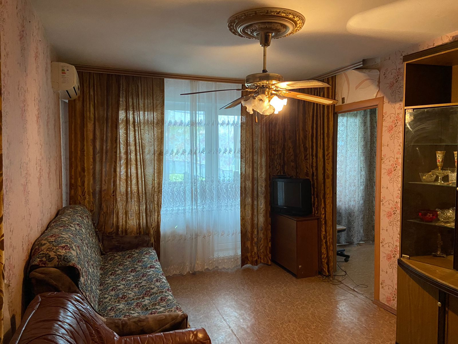 Тольятти без посредников снять. Снять комнату в тольятти без посредников. Тольятти без посредников снять. Квартира посуточно тольятти центральный район. Коммунальная квартира в центральном районе тольятти.