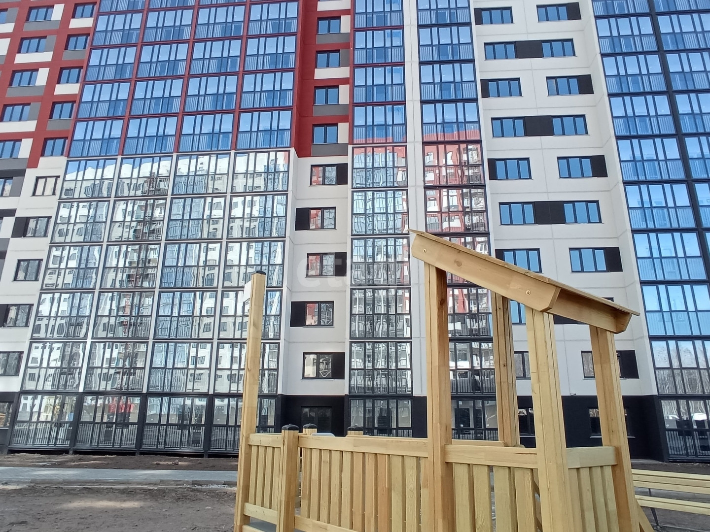 Новоселов 1 квартиры. Каспийская 6 Новосибирск. Каспийская 6.
