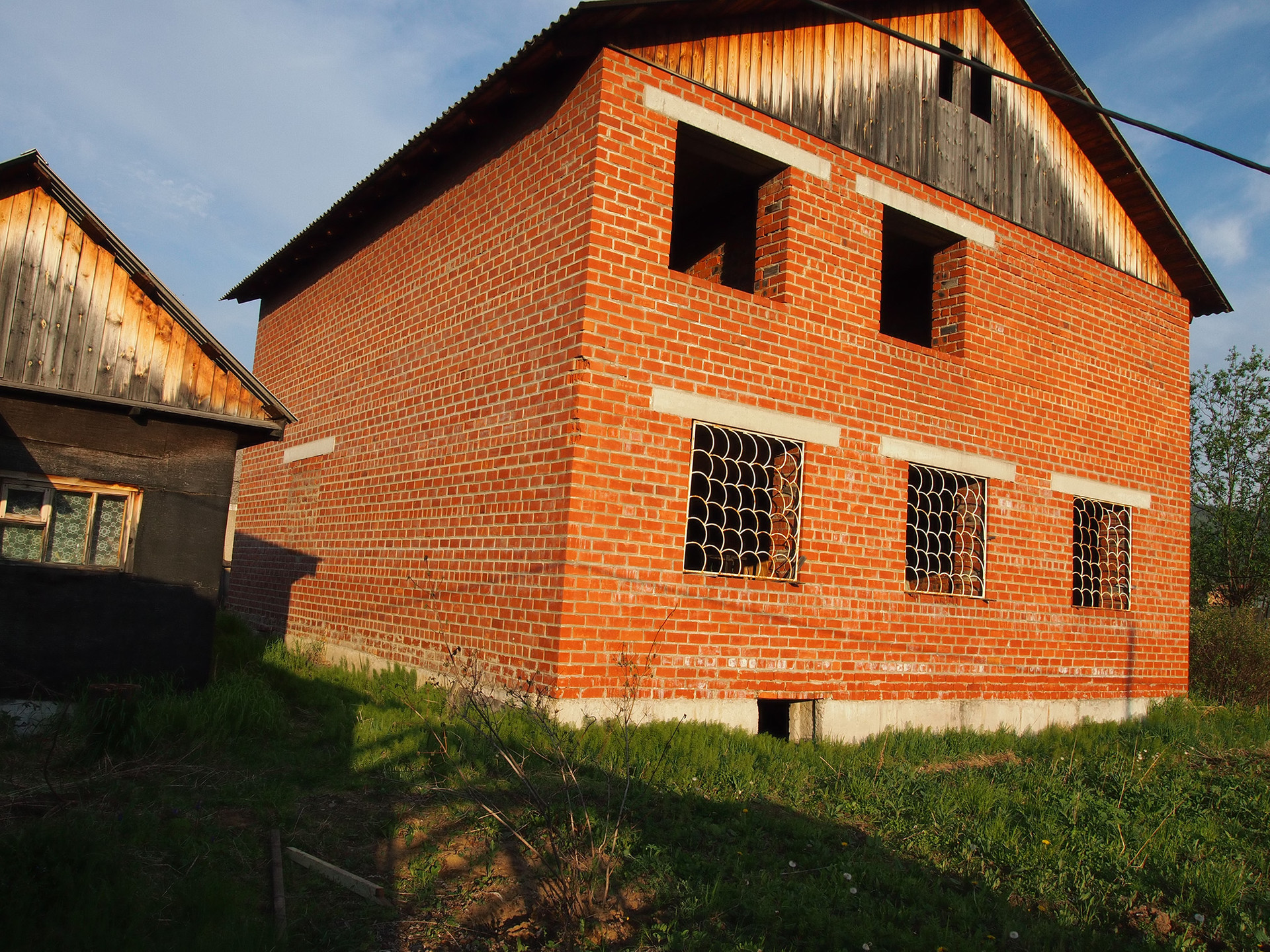 Дом в байкальске. Дом в байкальске. Красный ключ 22 байкальск. Дом в байкальске. Шале с мельницей.